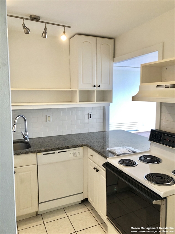 60 Babcock St, Coolidge Corner