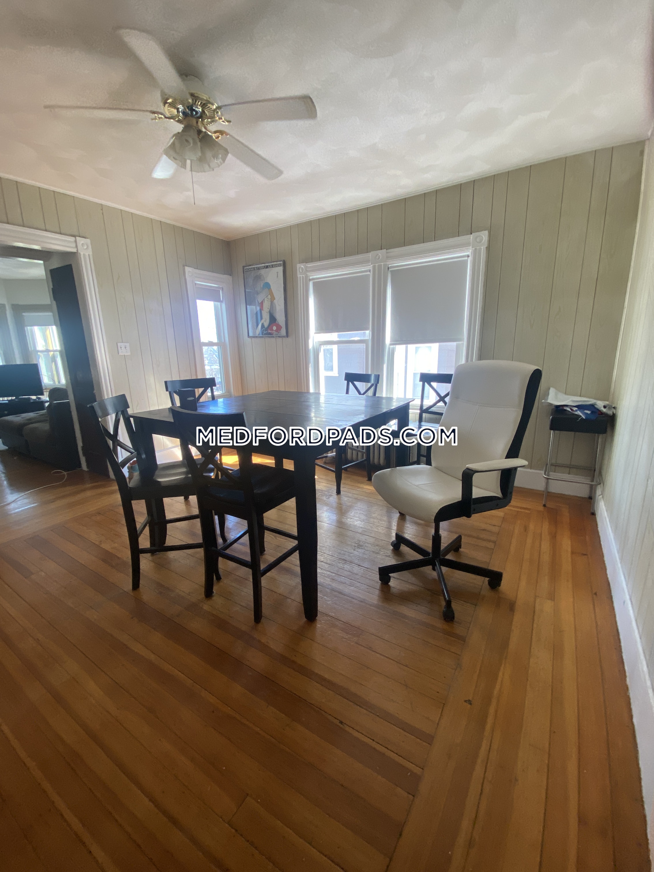5 bed, 2 bath apartment for rent at 132 George St Unit 2, Tufts University — photo 9 of 14