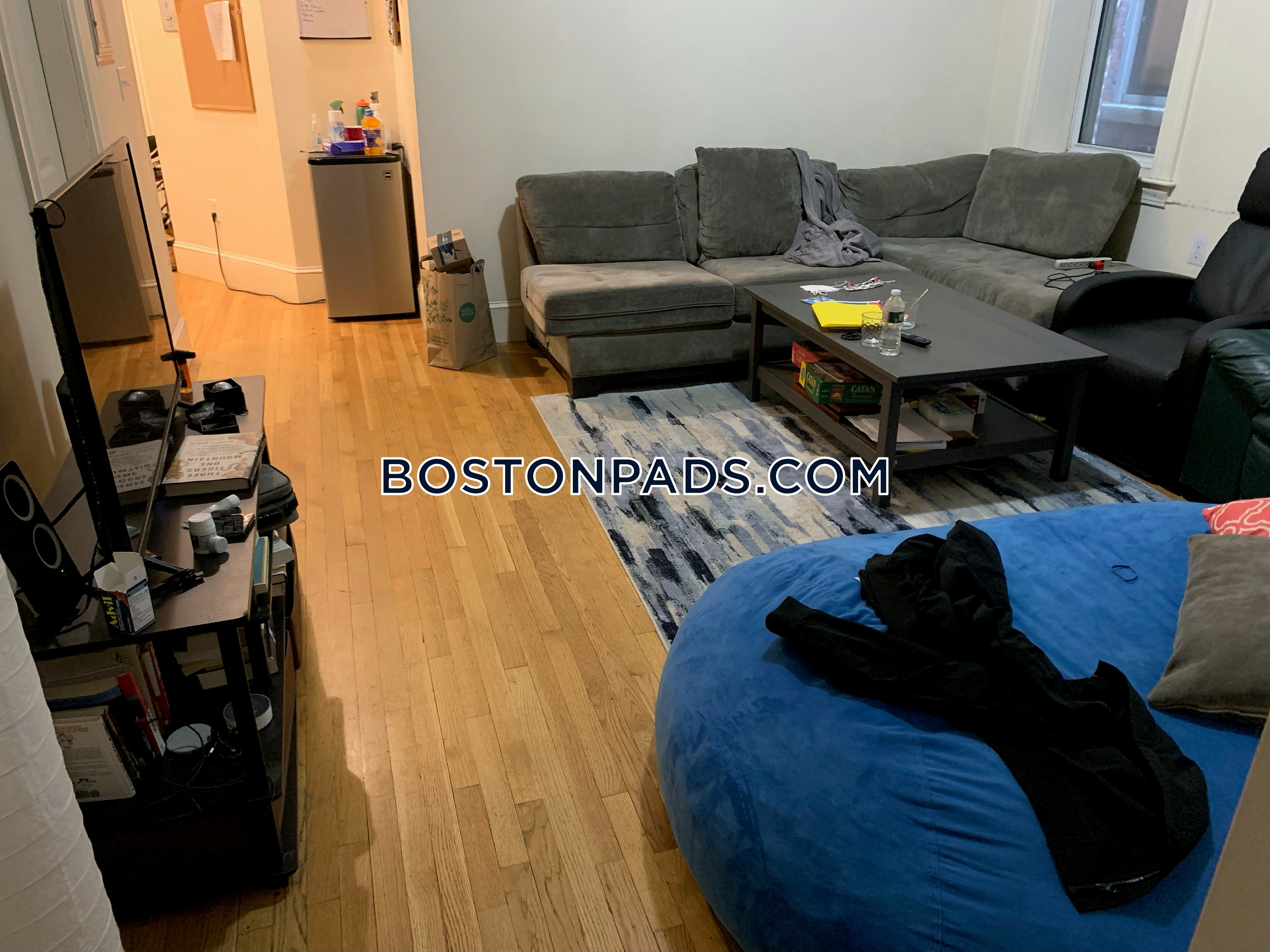 3 bed, 1 bath apartment for rent at 21 Aberdeen Unit 2, Fenway — photo 4 of 5