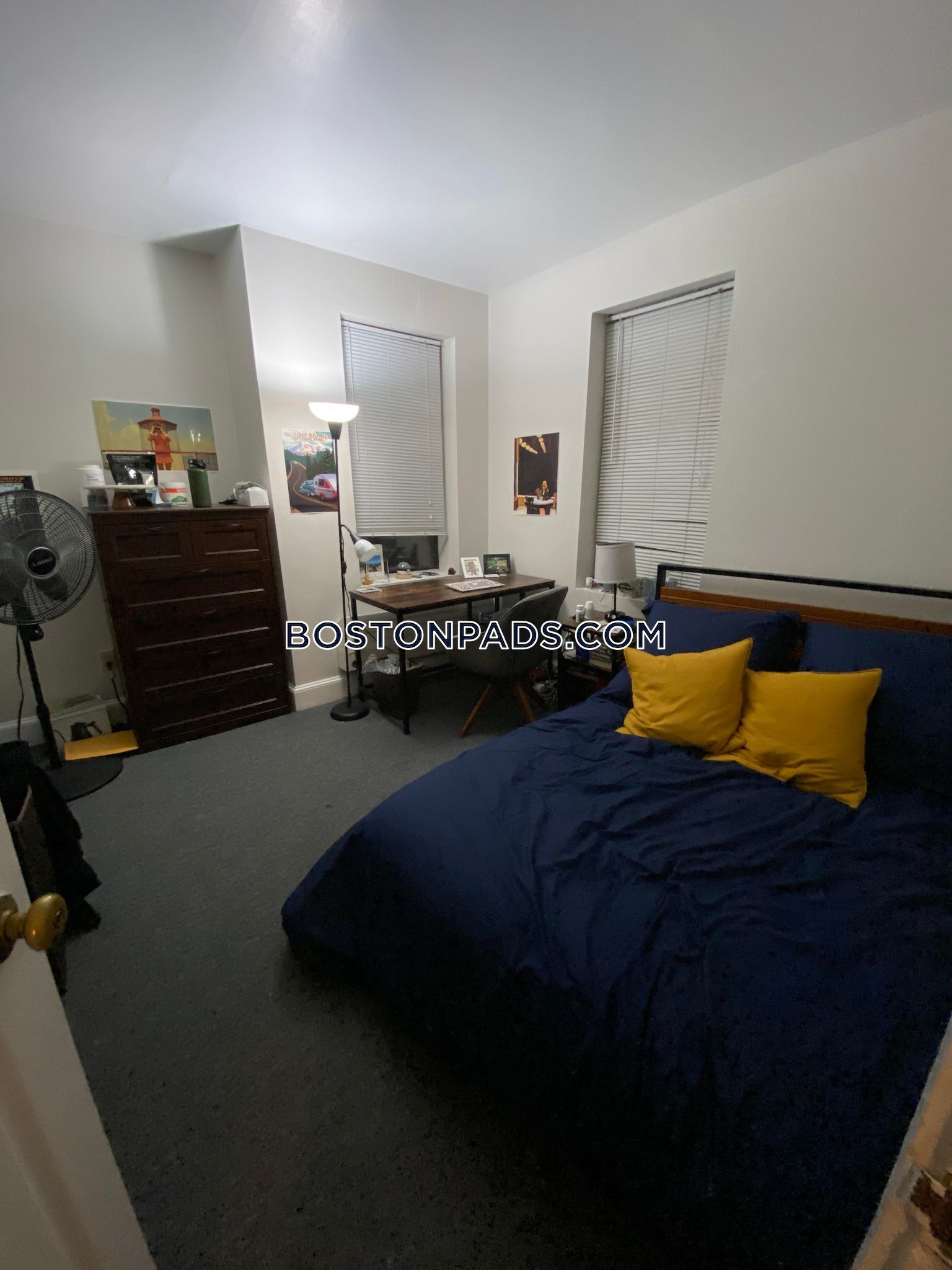 Studio bed, 1 bath apartment for rent at 833 Beacon St Unit 3, Fenway — photo 3 of 4