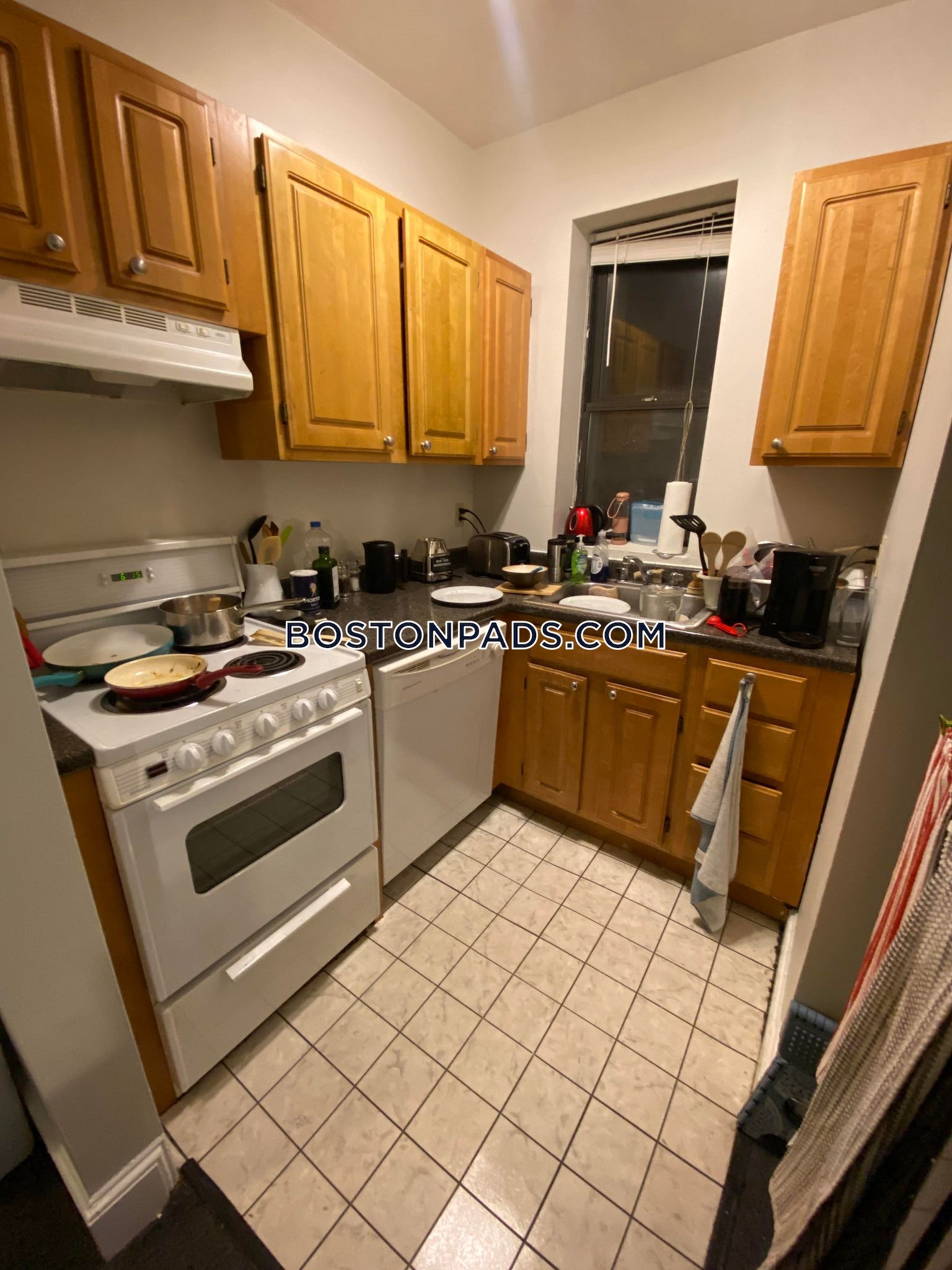 Studio bed, 1 bath apartment for rent at 833 Beacon St Unit 3, Fenway — photo 4 of 4
