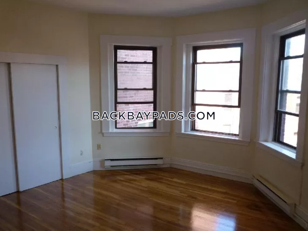 1 bed, 1 bath apartment for rent at 913 Boylston St Unit 4, Back Bay — photo 11 of 14