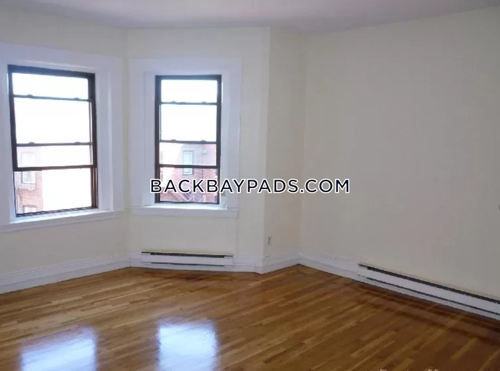 1 bed, 1 bath apartment for rent at 913 Boylston St Unit 4, Back Bay — photo 1 of 14