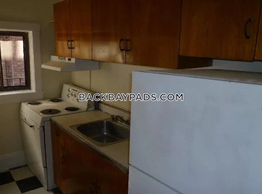 1 bed, 1 bath apartment for rent at 913 Boylston St Unit 4, Back Bay — photo 2 of 14