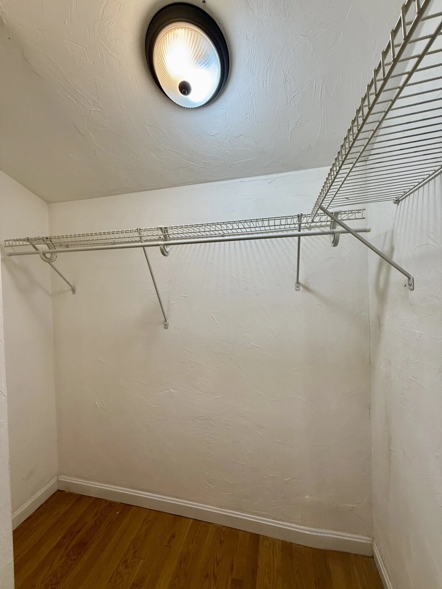 8 Brandley Rd, Watertown