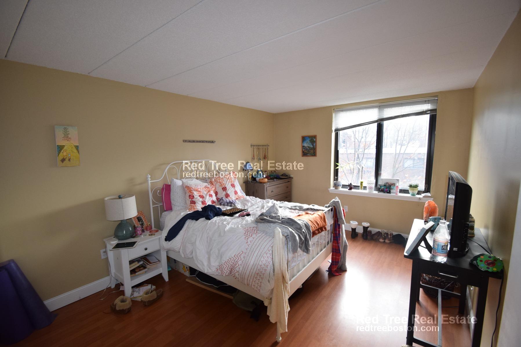 85 Brainerd Rd, Allston