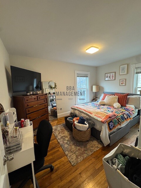 58 Saunders St, Allston