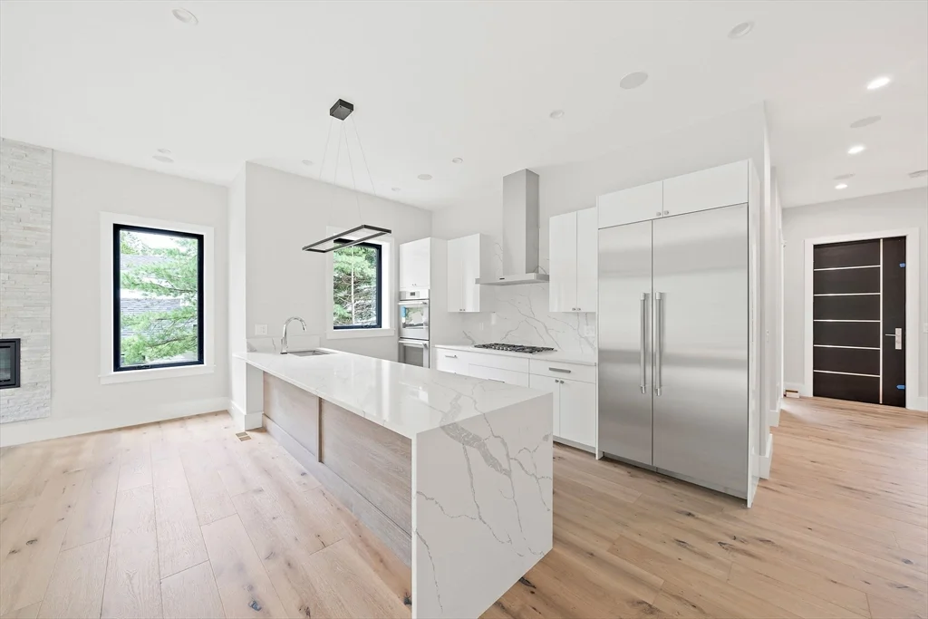 94 Thurston Rd, Newton Upper Falls