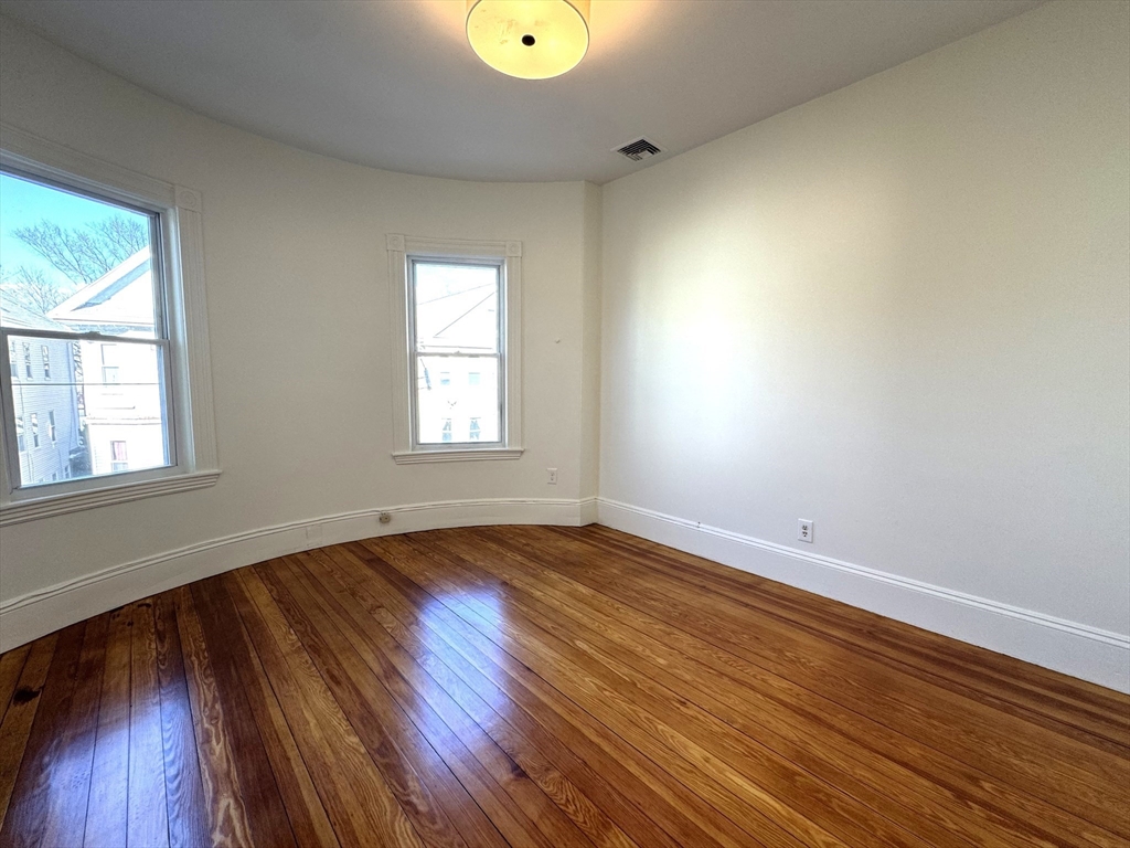 11 East Milton Rd, Brookline