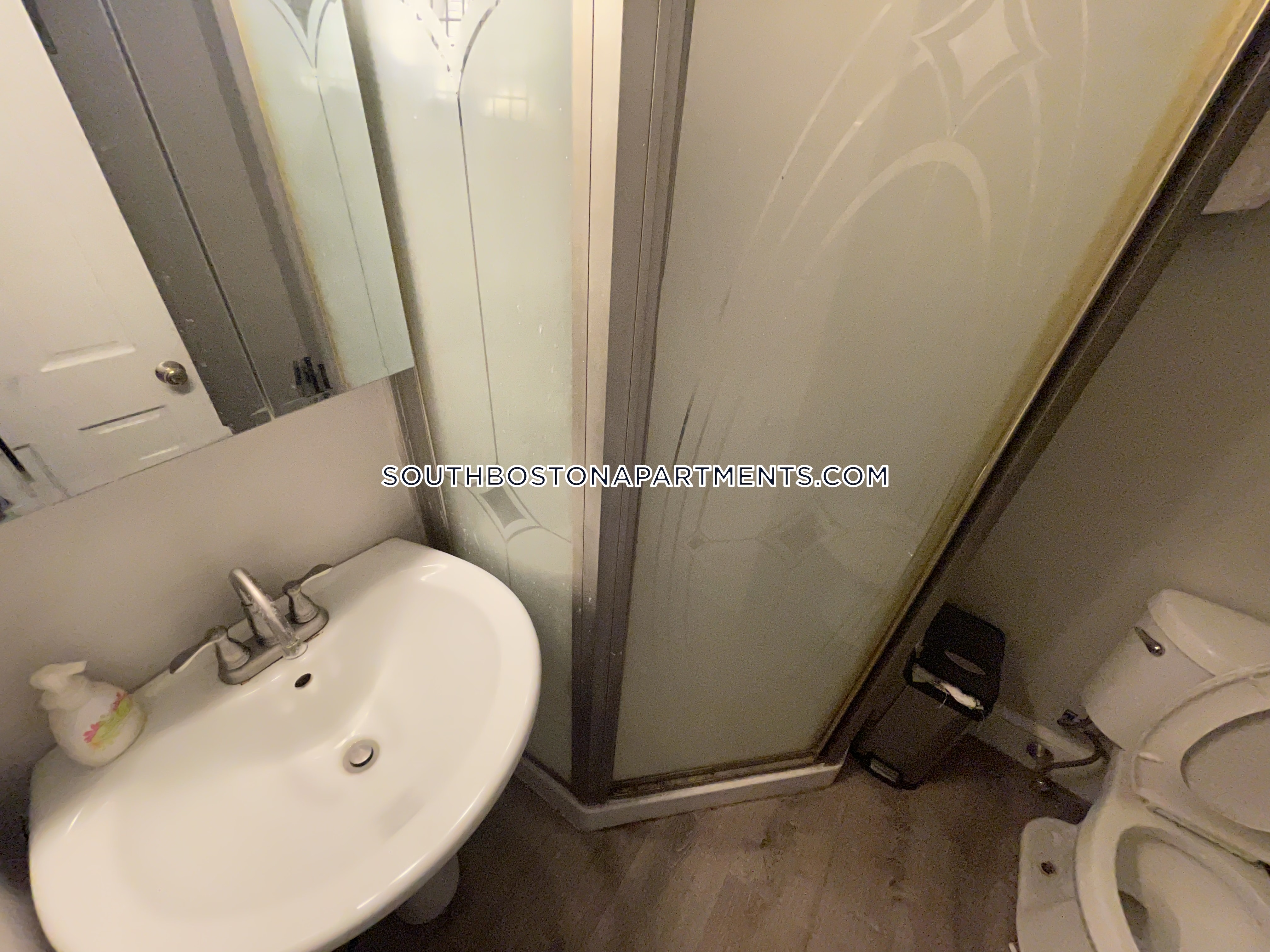 3 bed, 1 bath apartment for rent at 895 East Broadway Unit 2, South Boston — photo 25 of 27