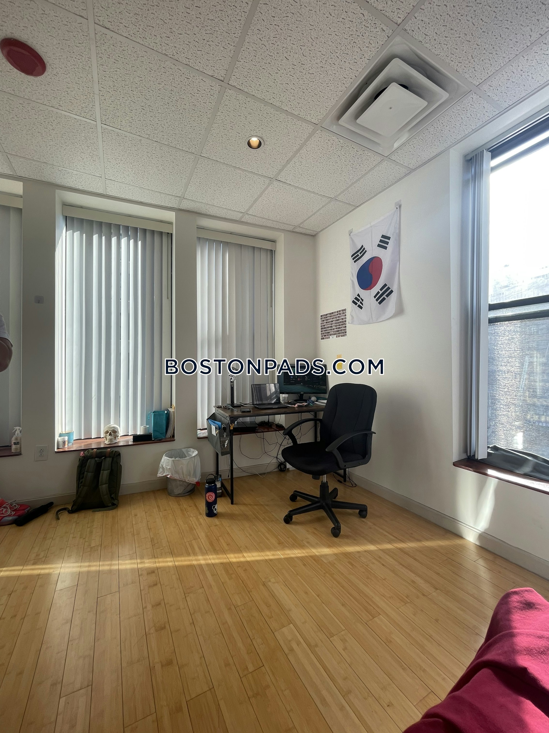 2 bed, 1 bath apartment for rent at 72 Kneeland St Unit 501, Chinatown — photo 4 of 11