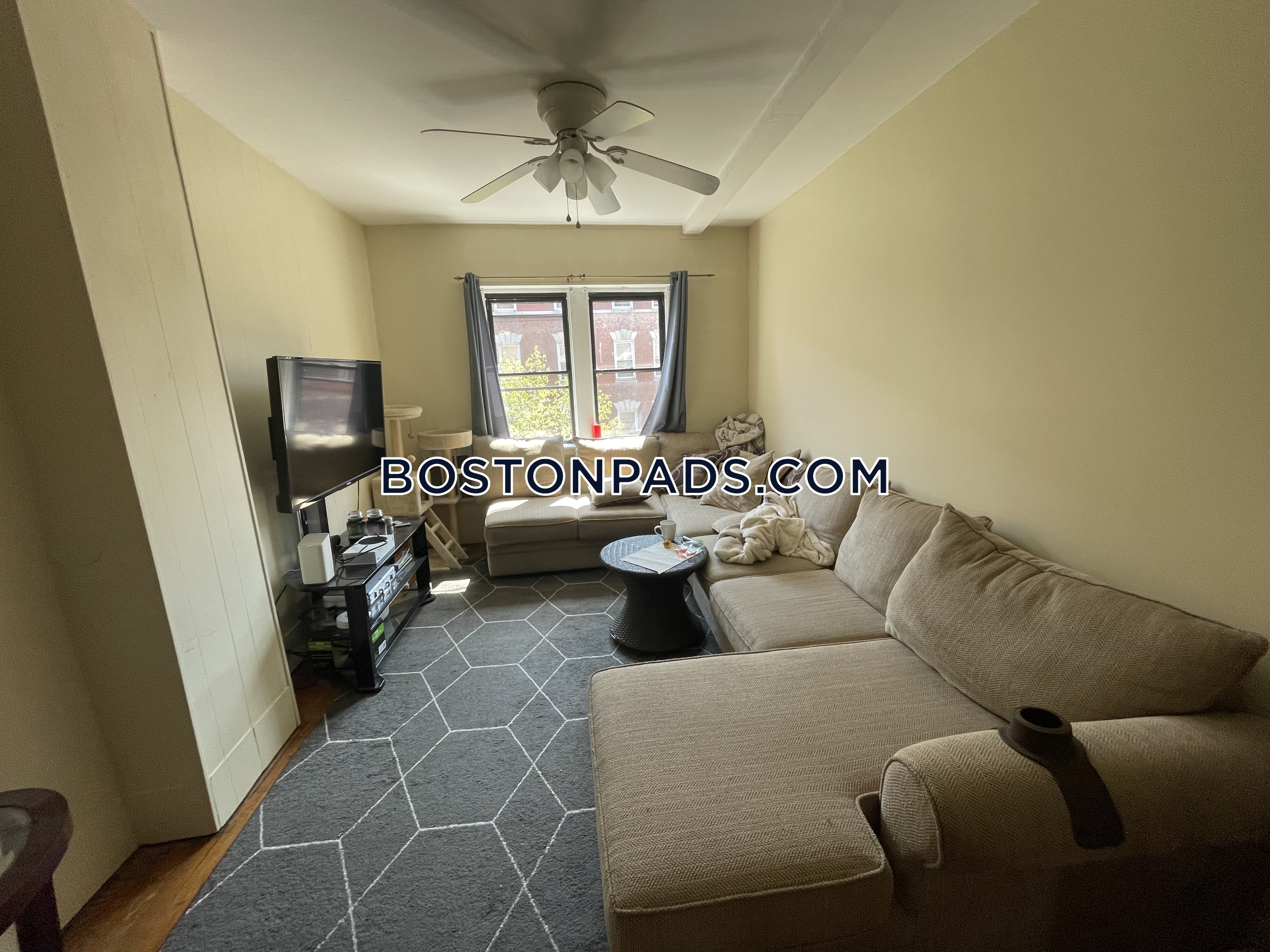 4 bed, 1 bath apartment for rent at 416 Hanover St Unit 3, North End — photo 7 of 9