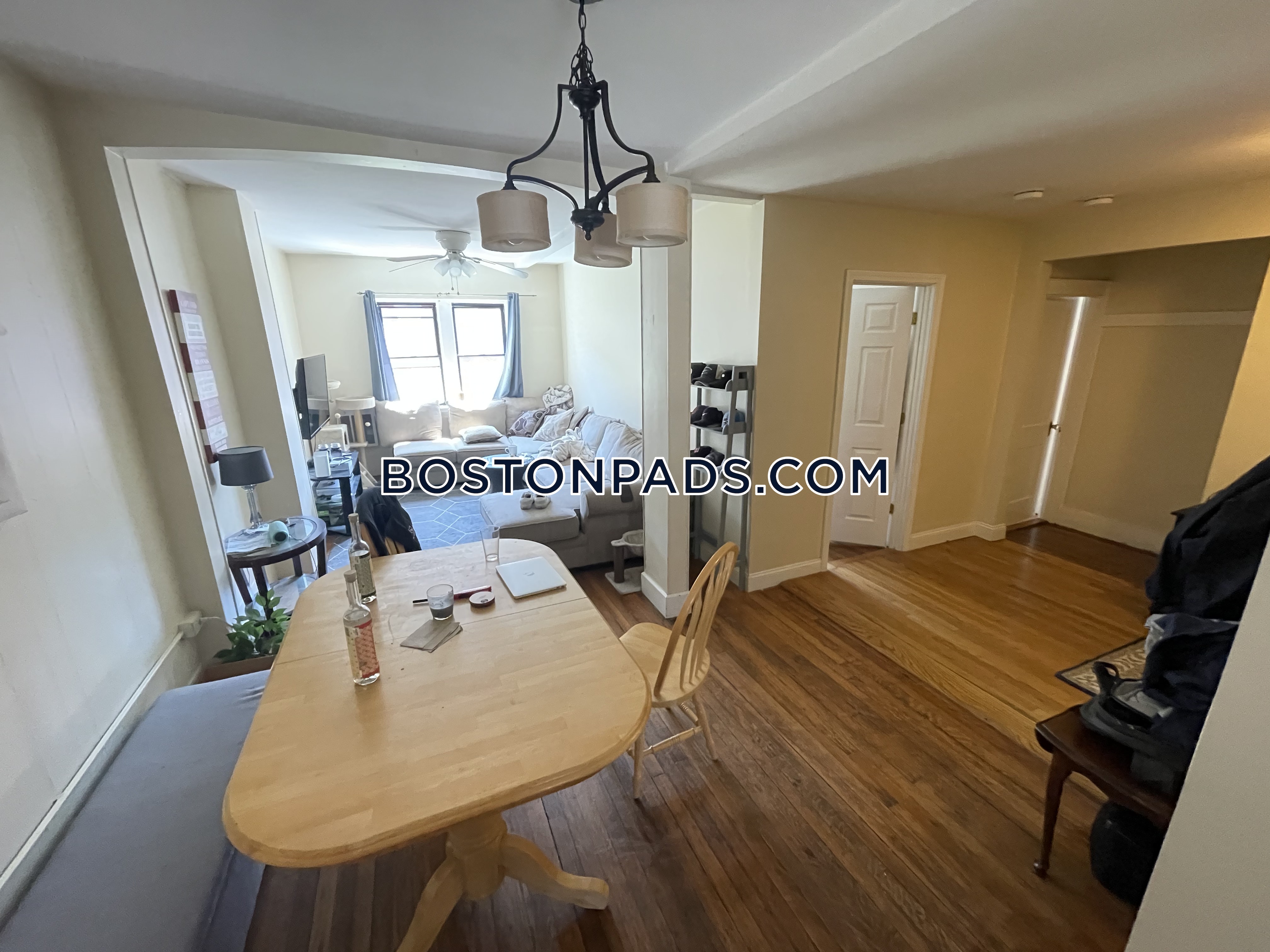 4 bed, 1 bath apartment for rent at 416 Hanover St Unit 3, North End — photo 6 of 9