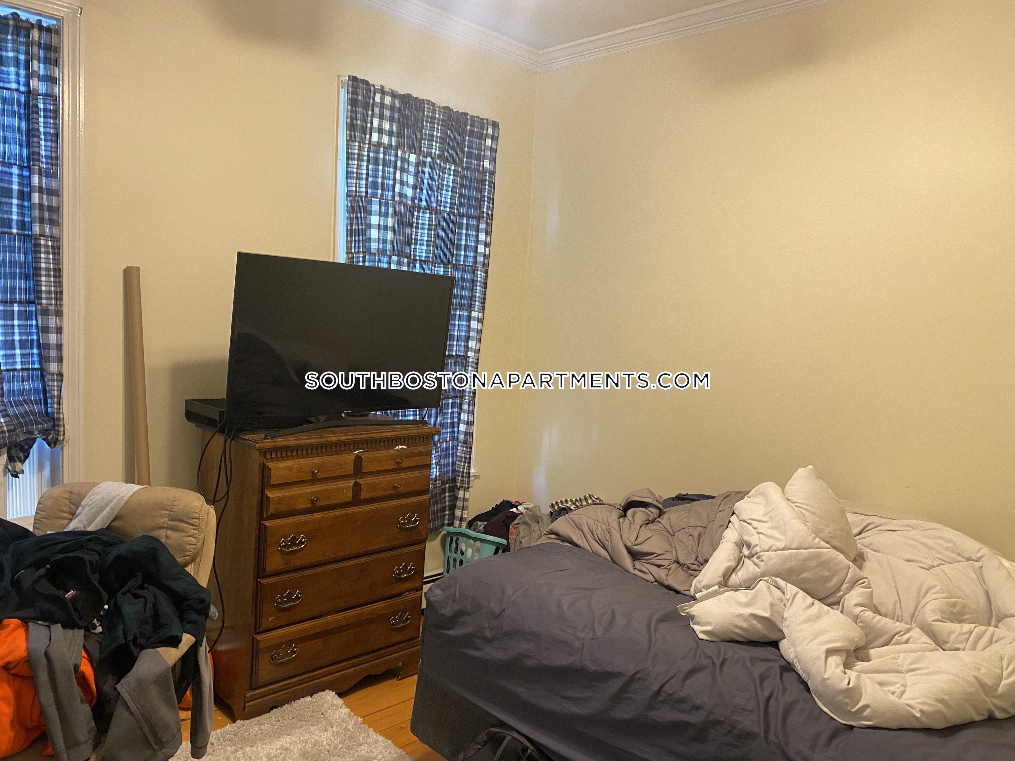 4 bed, 1.5 bath apartment for rent at 595 4th St Unit 2, South Boston — photo 15 of 42