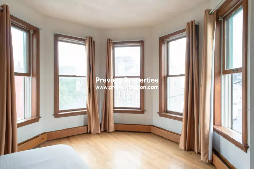 28 Orleans St, East Boston