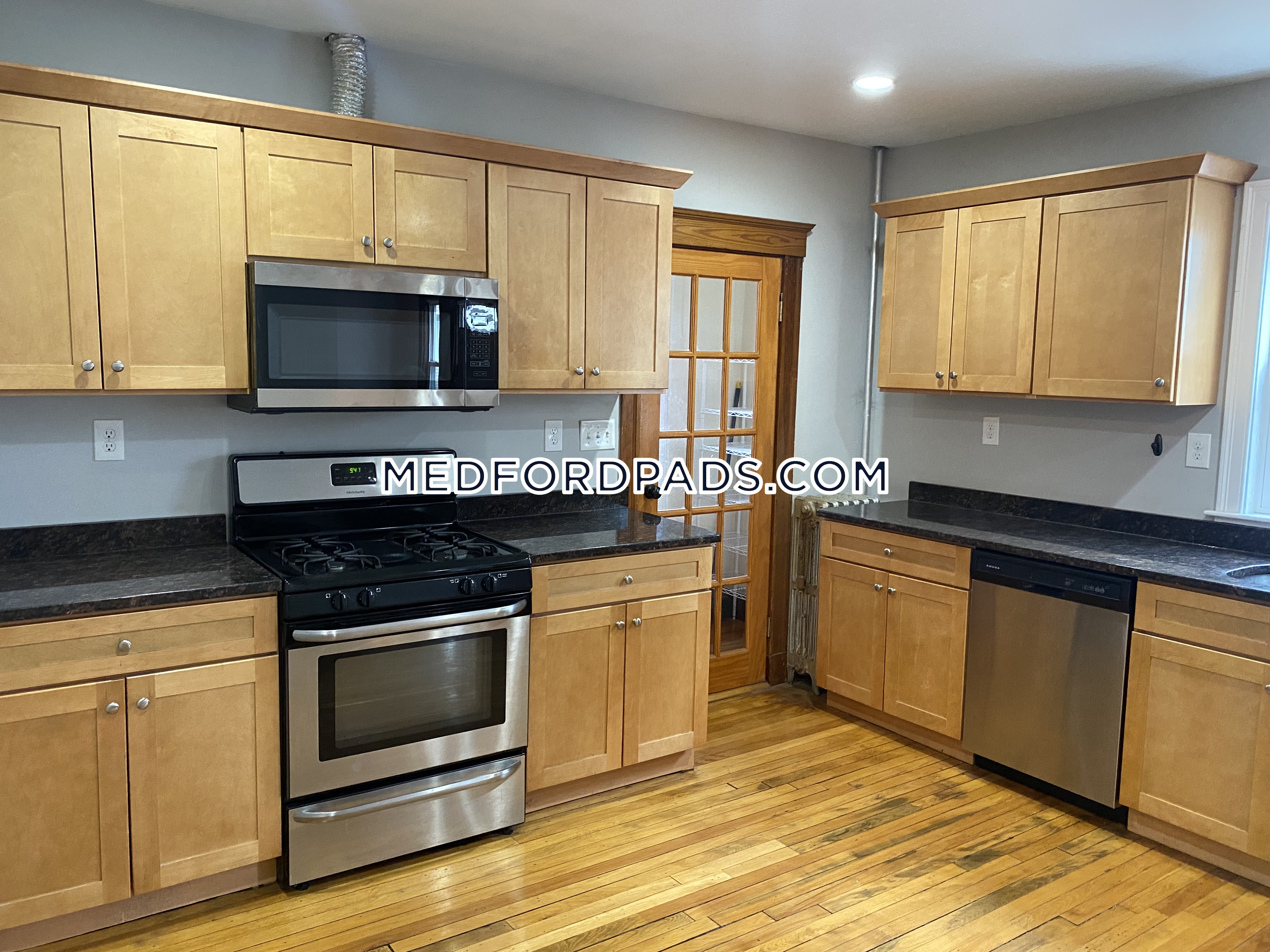 3 bed, 1 bath apartment for rent at 62 Frederick Ave Unit 1, Tufts University — photo 2 of 15
