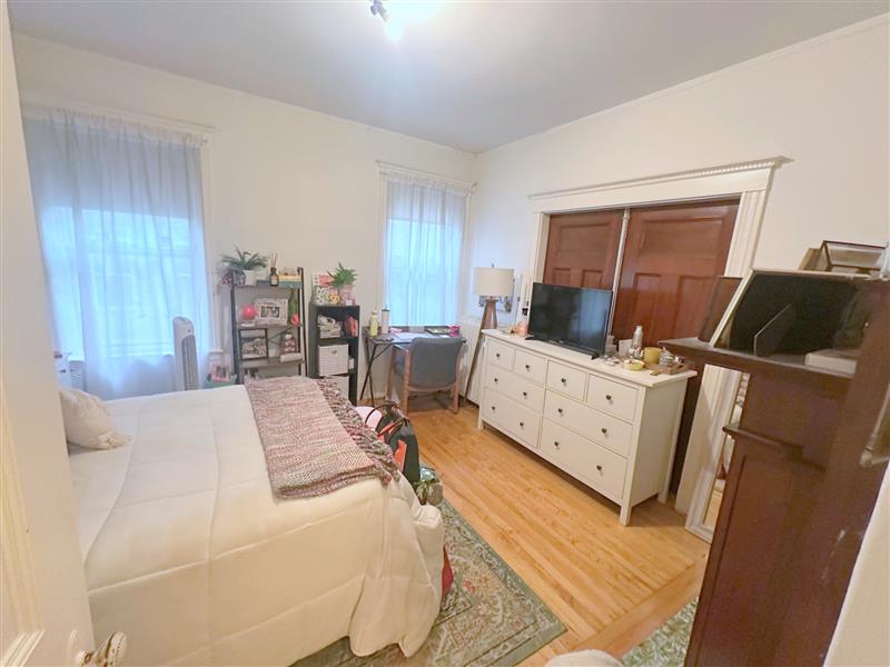 22 Upland Rd, Neighborhood Nine