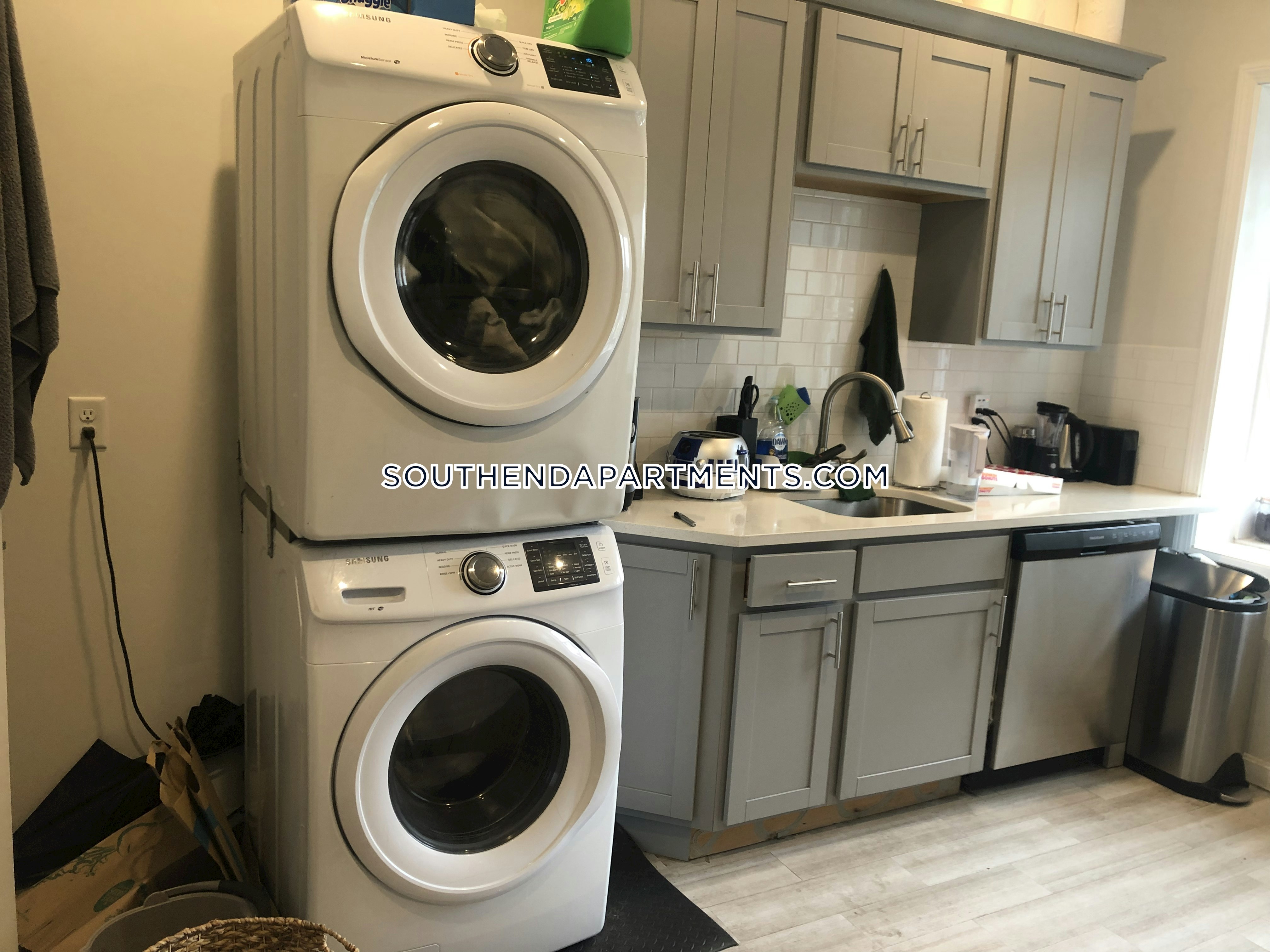 3 bed, 1 bath apartment for rent at 608 Shawmut Ave Unit 2, Roxbury — photo 4 of 8