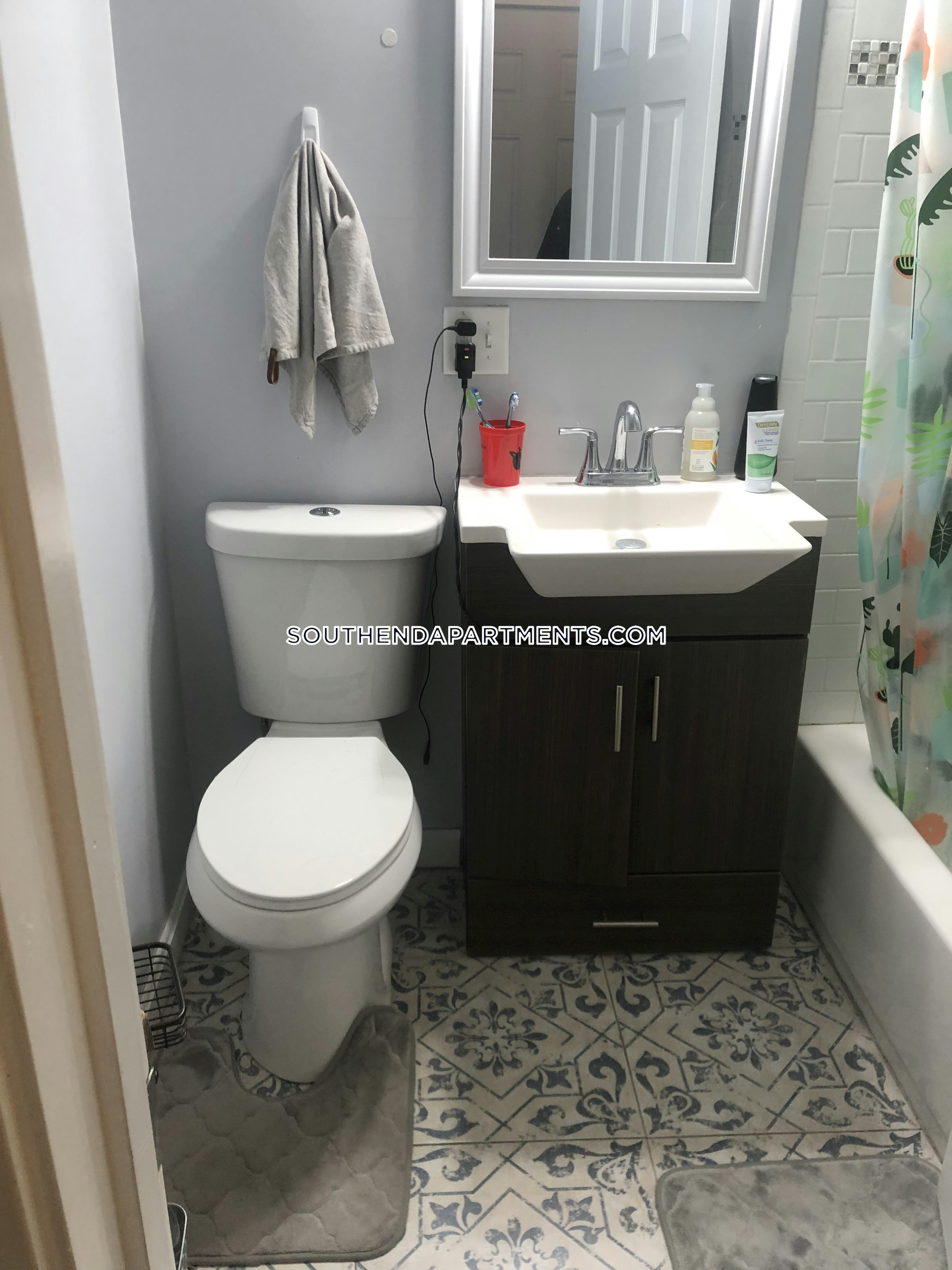 3 bed, 1 bath apartment for rent at 608 Shawmut Ave Unit 2, Roxbury — photo 8 of 8