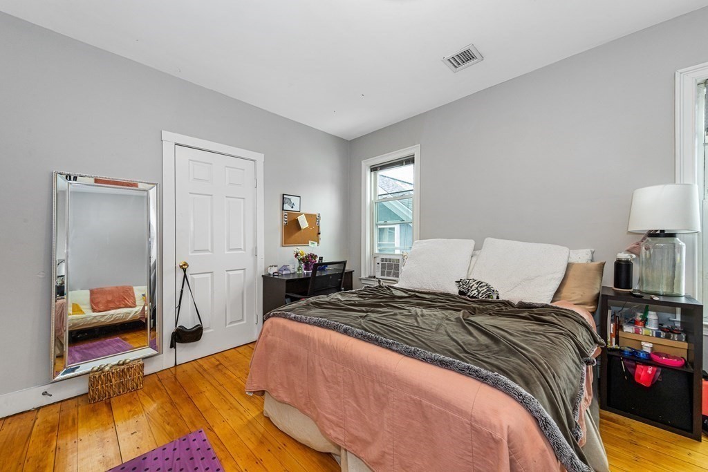 44 Hillside St, Mission Hill