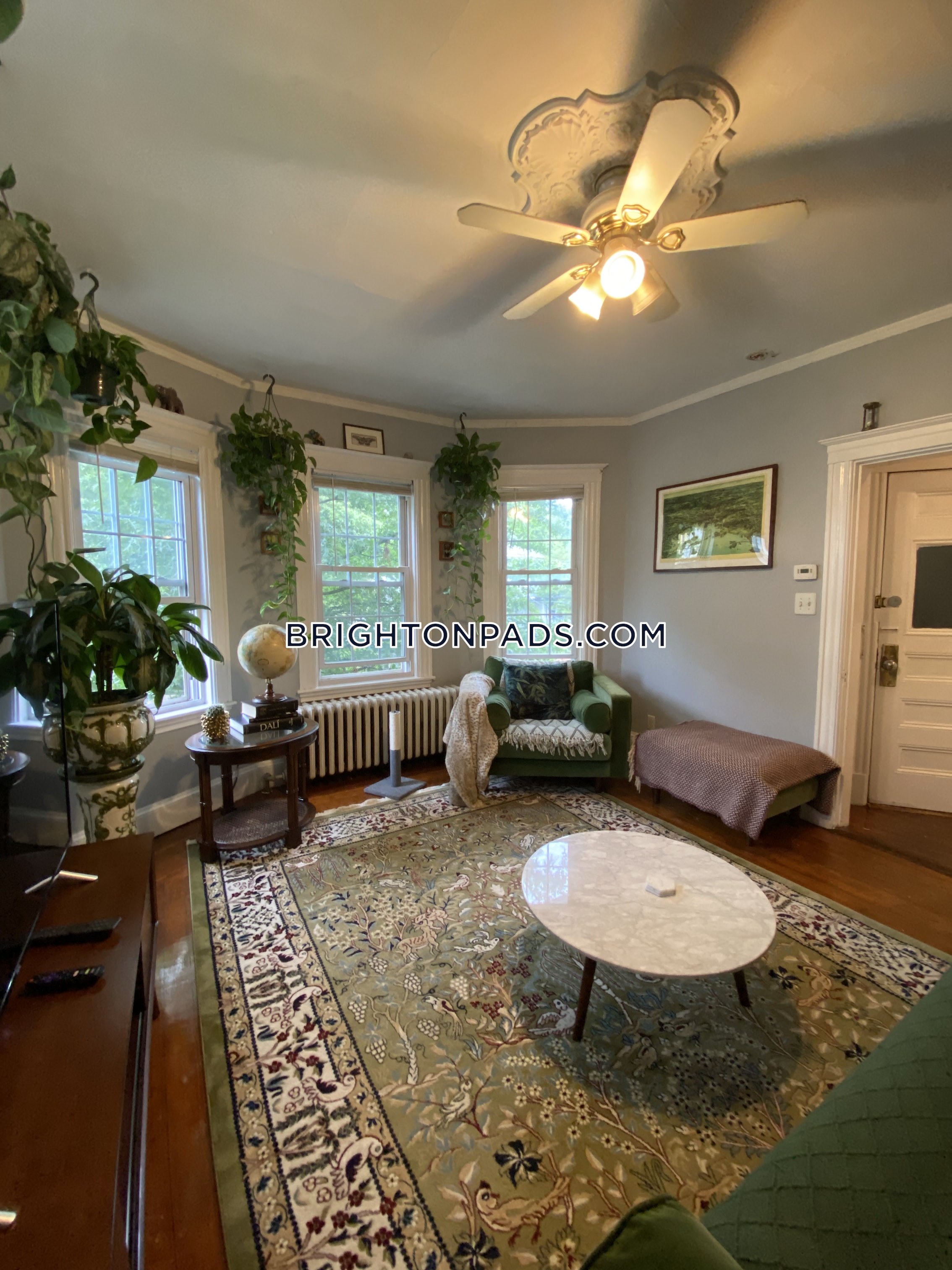 2 bed, 1 bath apartment for rent at 78 Brooks St Unit 2, Brighton — photo 1 of 10