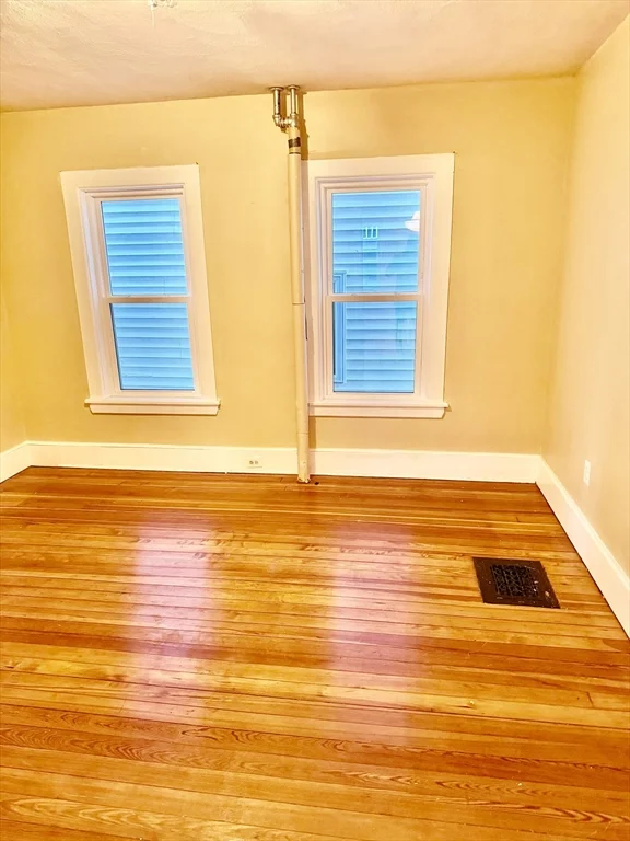 78 Summer St, Everett