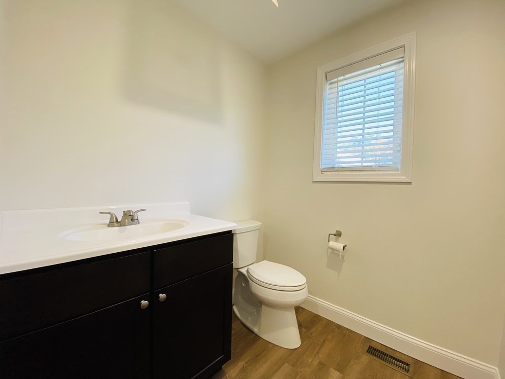 6 Glacier Path, Middleboro