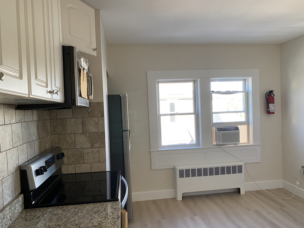 18 Highland Ter, Needham