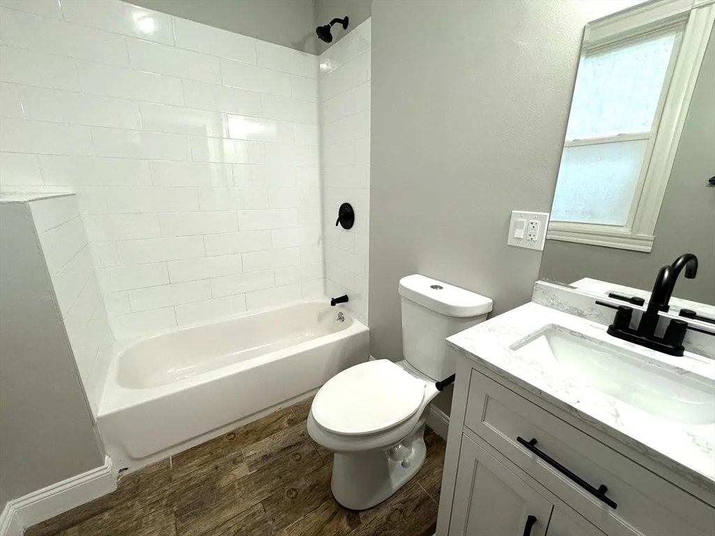 11 East Milton Rd, High Street Hill