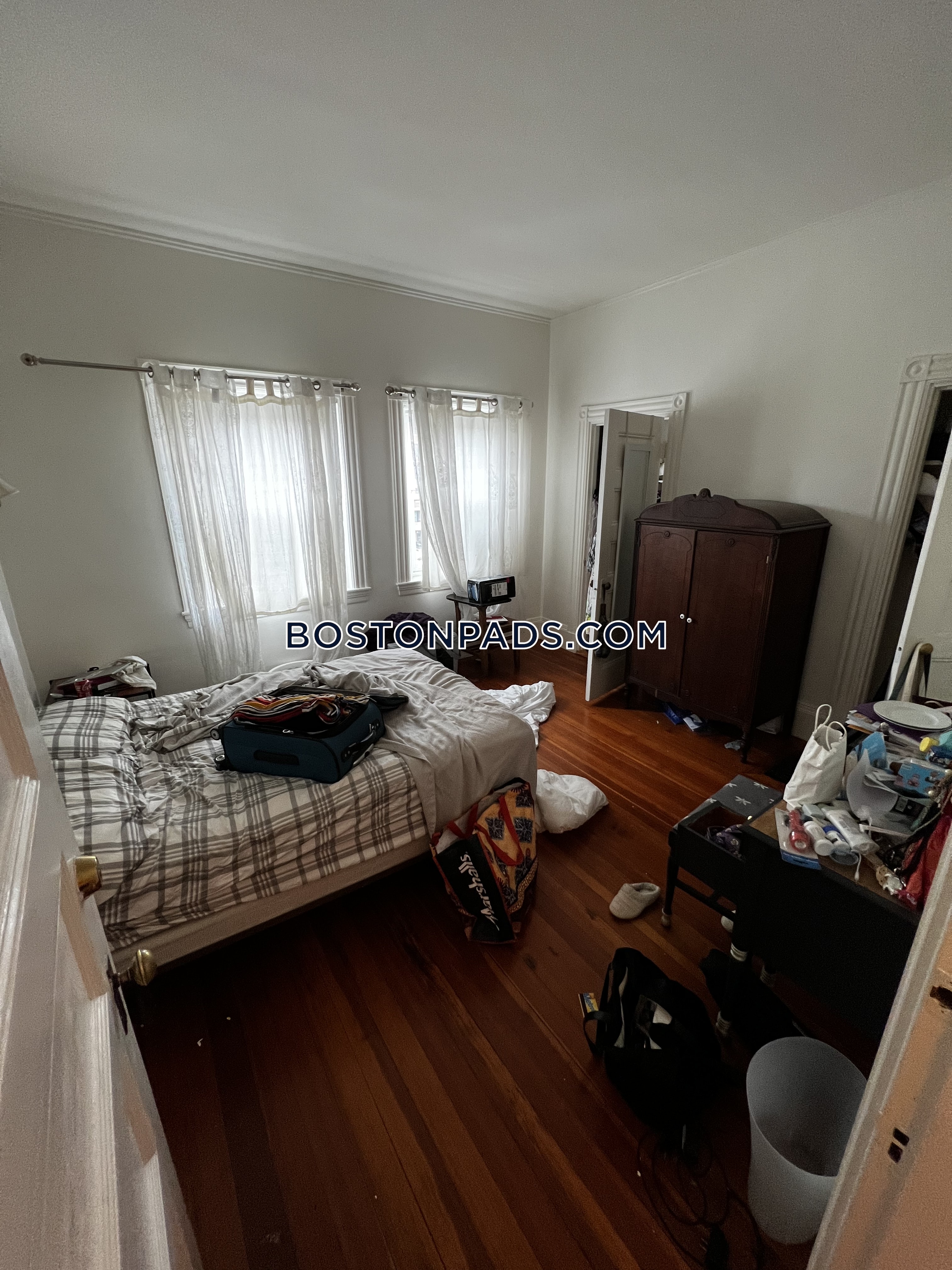 2 bed, 1 bath apartment for rent at 917 Beacon St Unit 3, Fenway — photo 13 of 21
