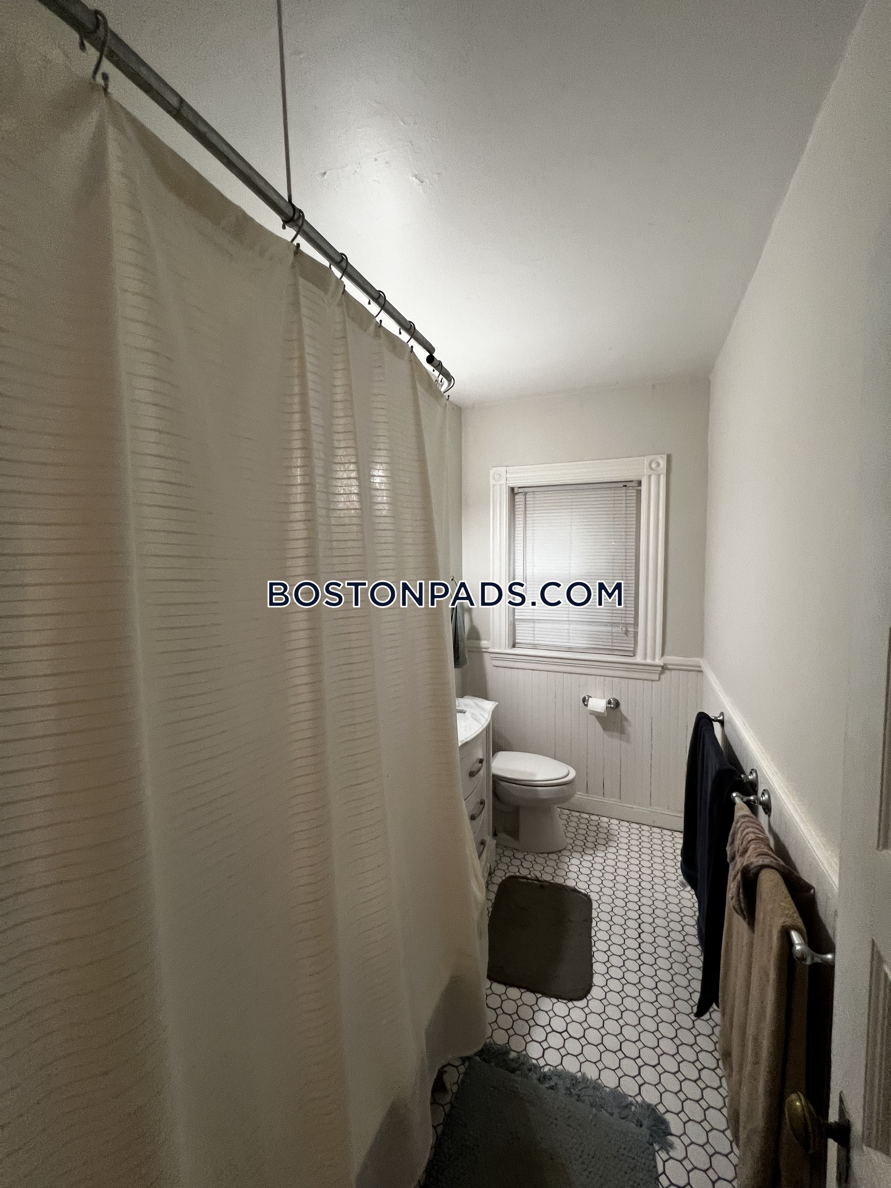 2 bed, 1 bath apartment for rent at 917 Beacon St Unit 3, Fenway — photo 20 of 21