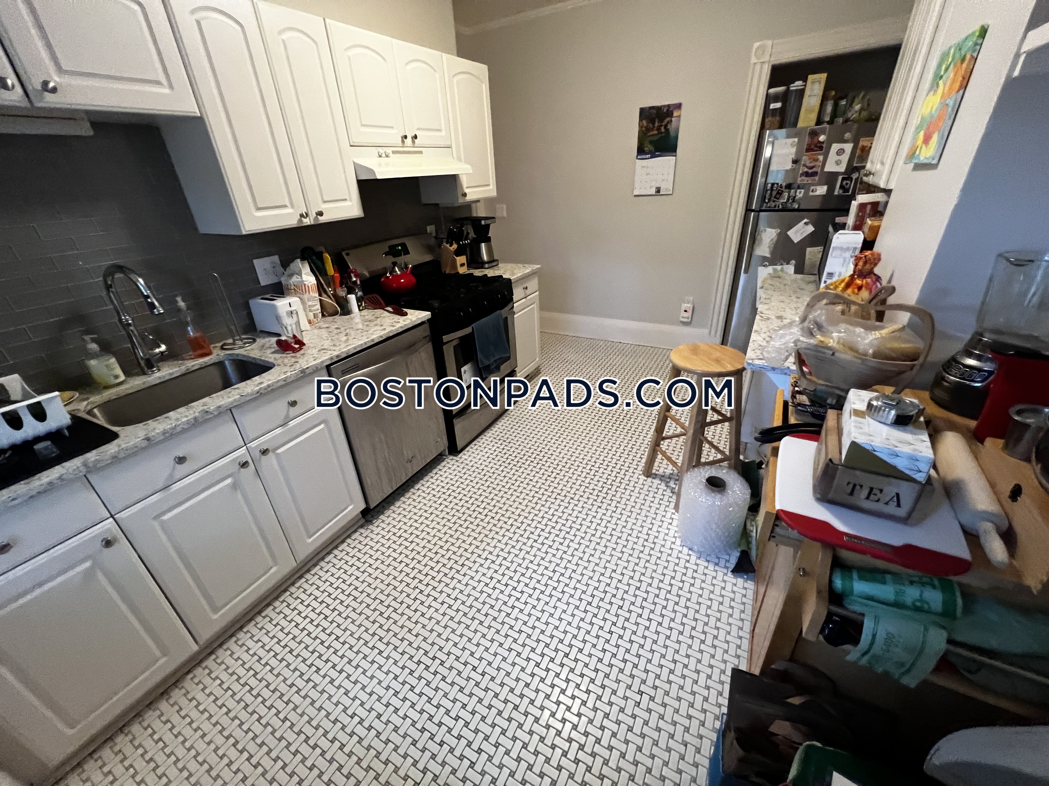 2 bed, 1 bath apartment for rent at 917 Beacon St Unit 3, Fenway — photo 1 of 21