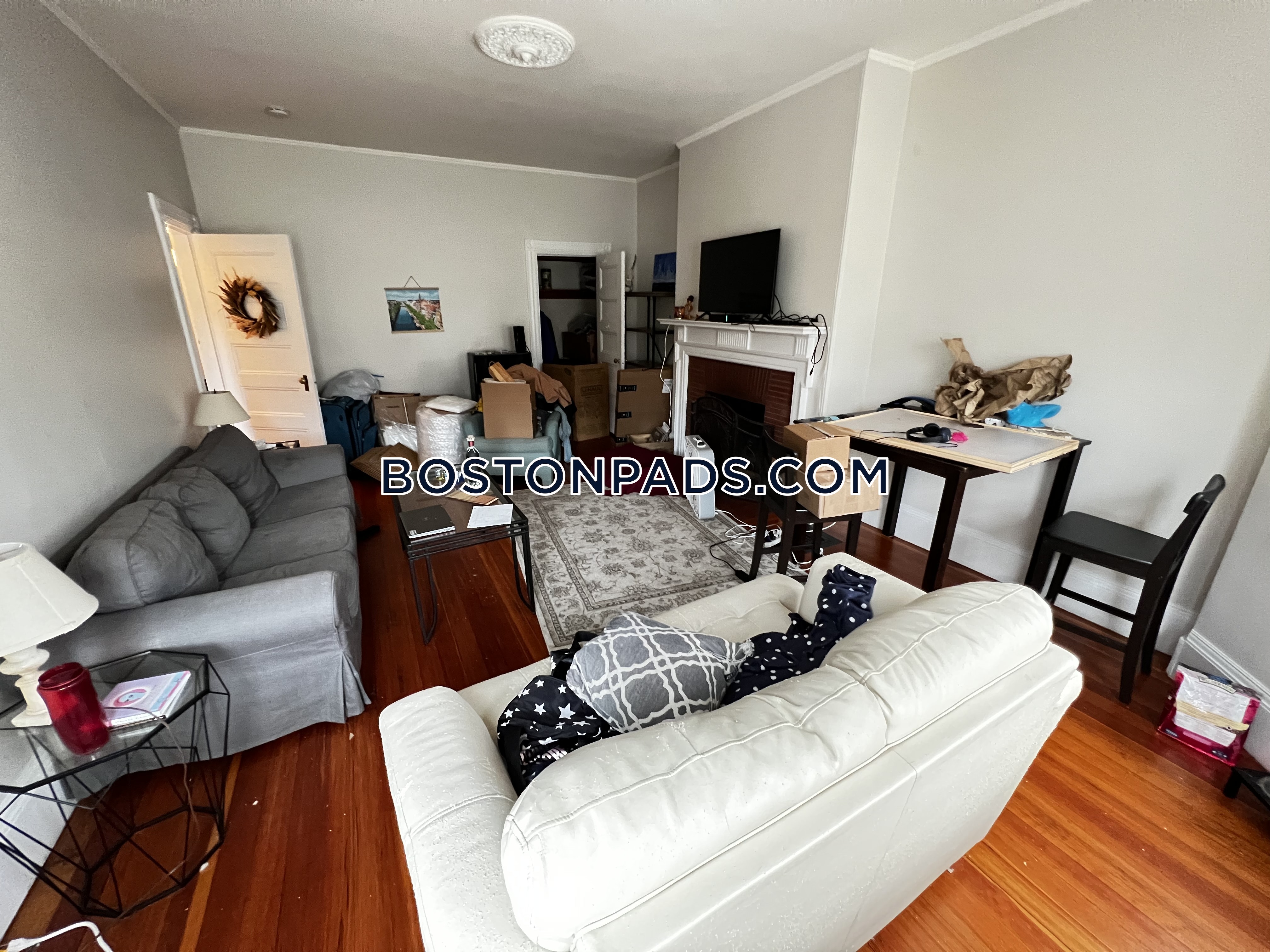 2 bed, 1 bath apartment for rent at 917 Beacon St Unit 3, Fenway — photo 5 of 21