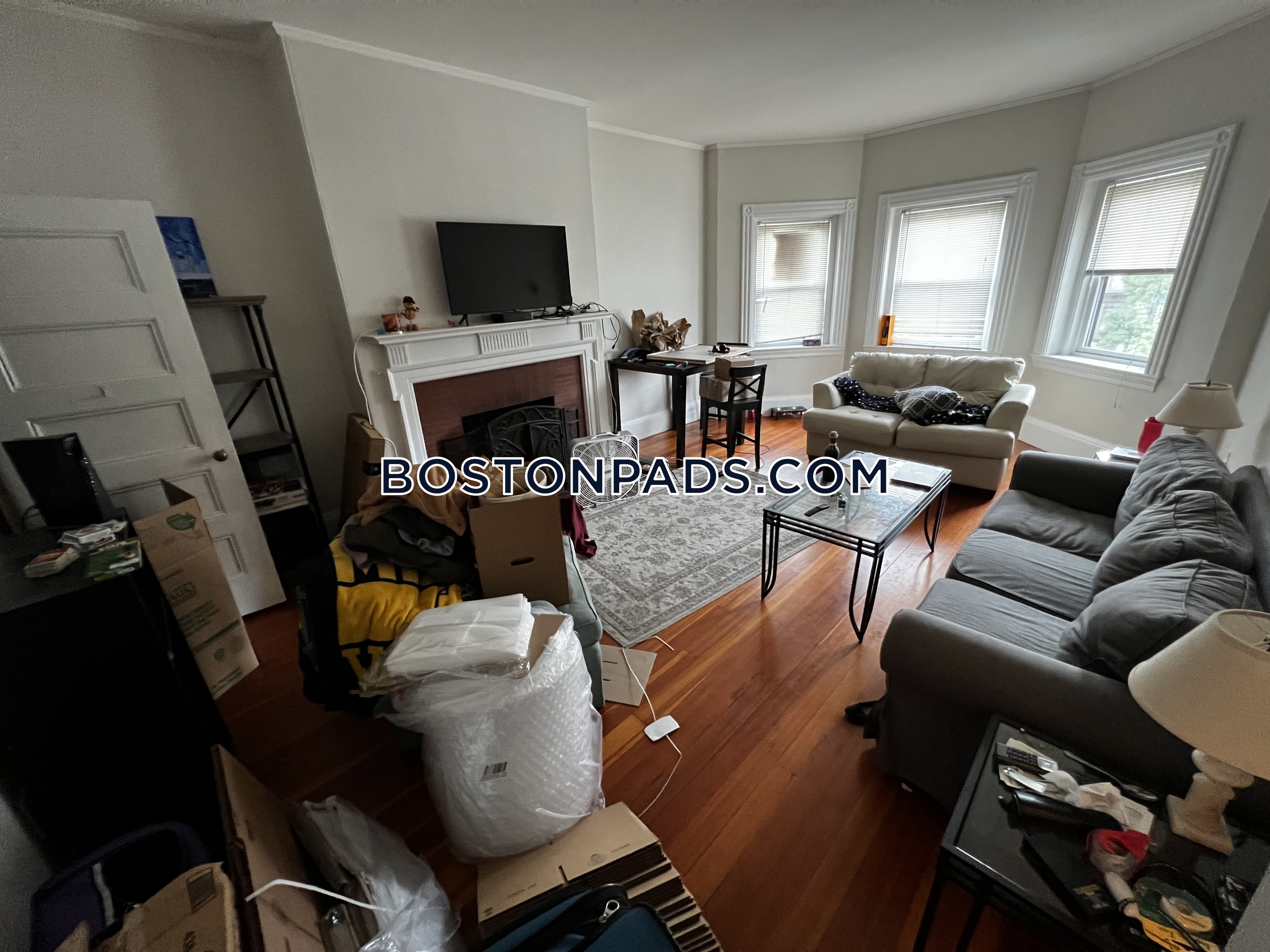 2 bed, 1 bath apartment for rent at 917 Beacon St Unit 3, Fenway — photo 6 of 21