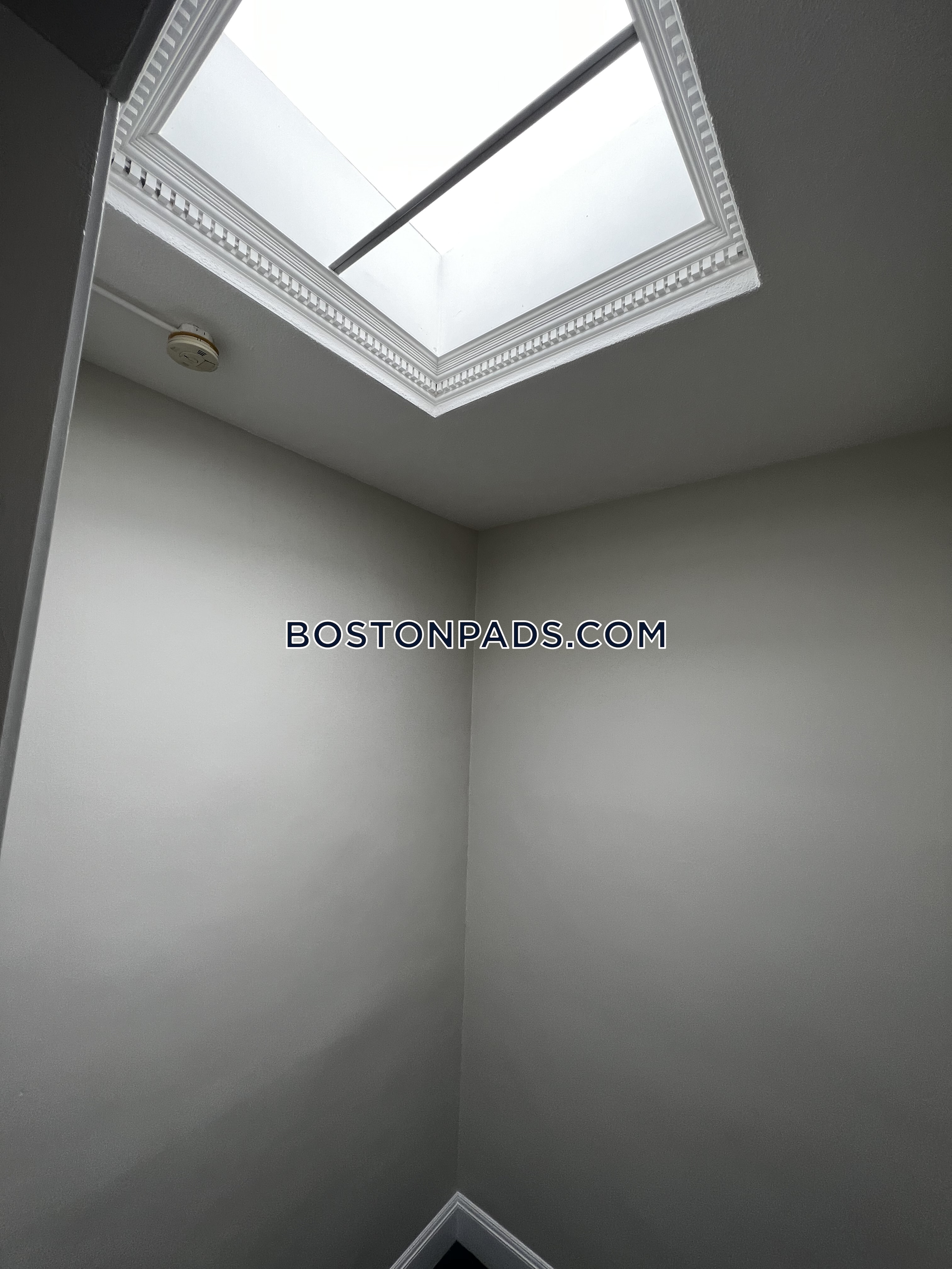 2 bed, 1 bath apartment for rent at 917 Beacon St Unit 3, Fenway — photo 16 of 21