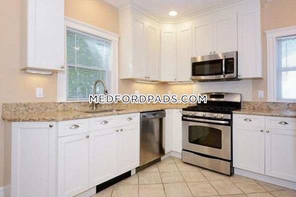5 bed, 2 bath apartment for rent at 35 Saint Clements Rd Unit 1, Tufts University — photo 2 of 20