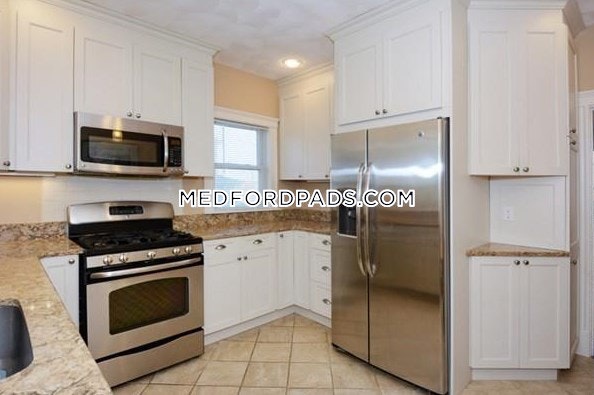 5 bed, 2 bath apartment for rent at 35 Saint Clements Rd Unit 1, Tufts University — photo 3 of 20