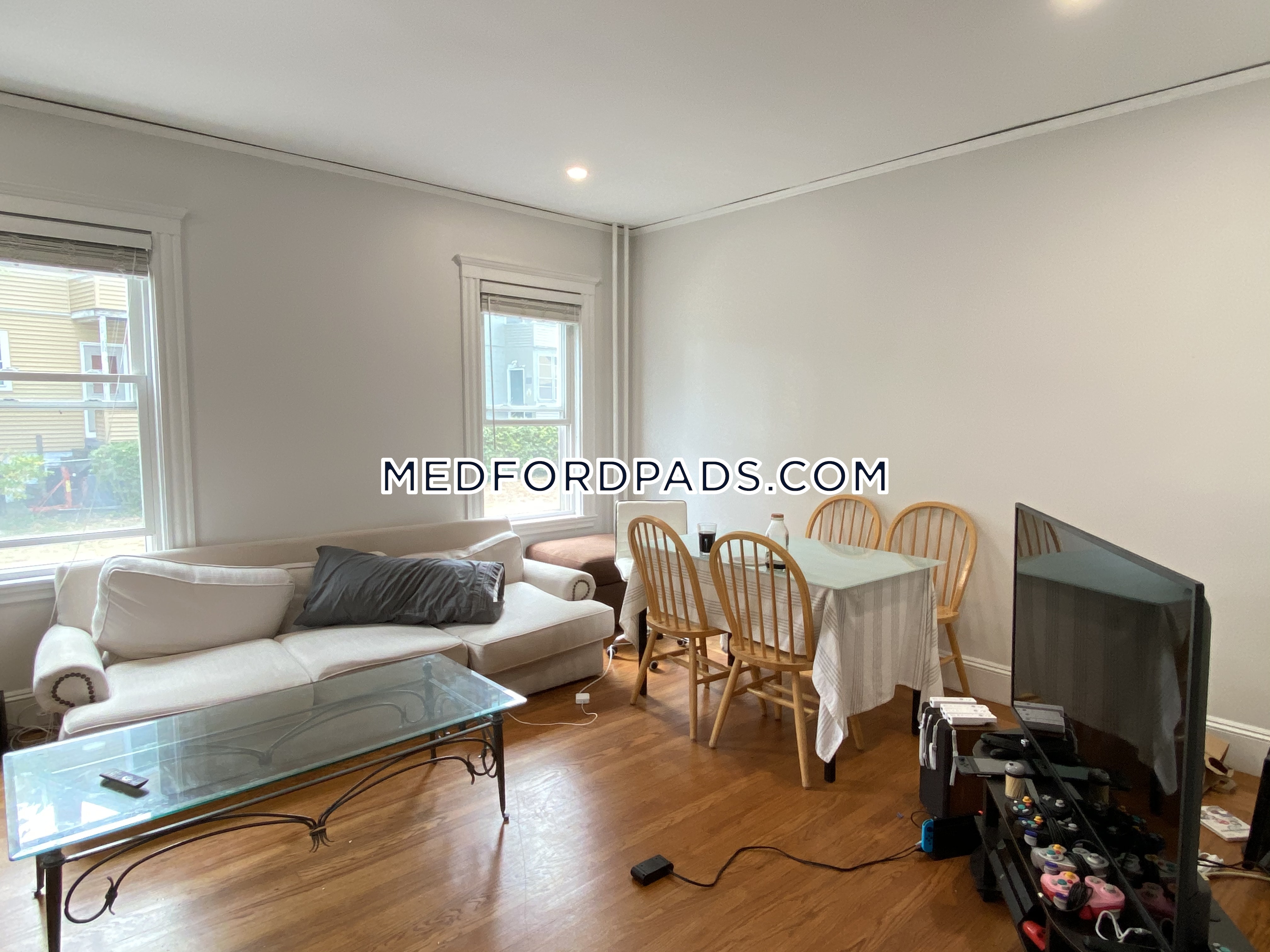 5 bed, 2 bath apartment for rent at 35 Saint Clements Rd Unit 1, Tufts University — photo 11 of 20