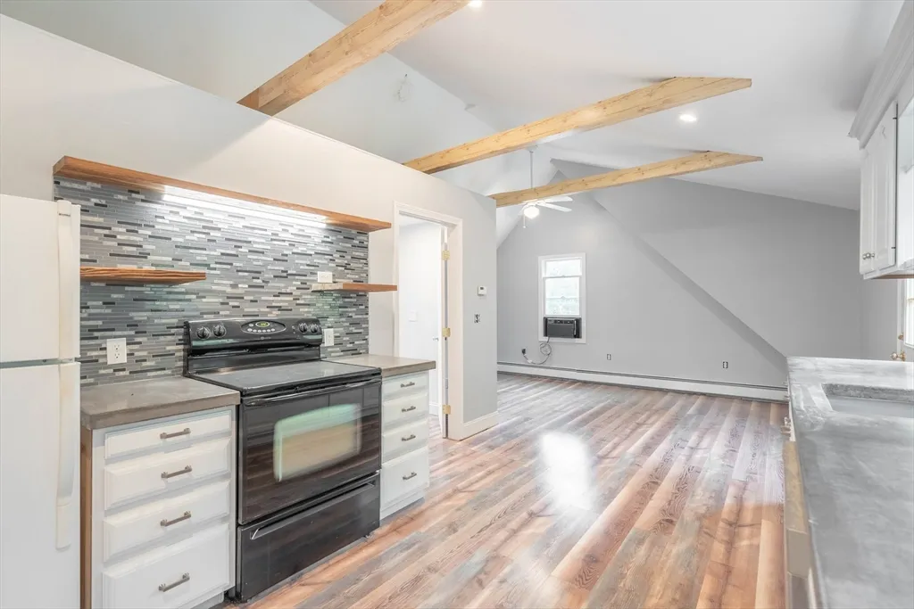 87 Brookfield Rd, Charlton