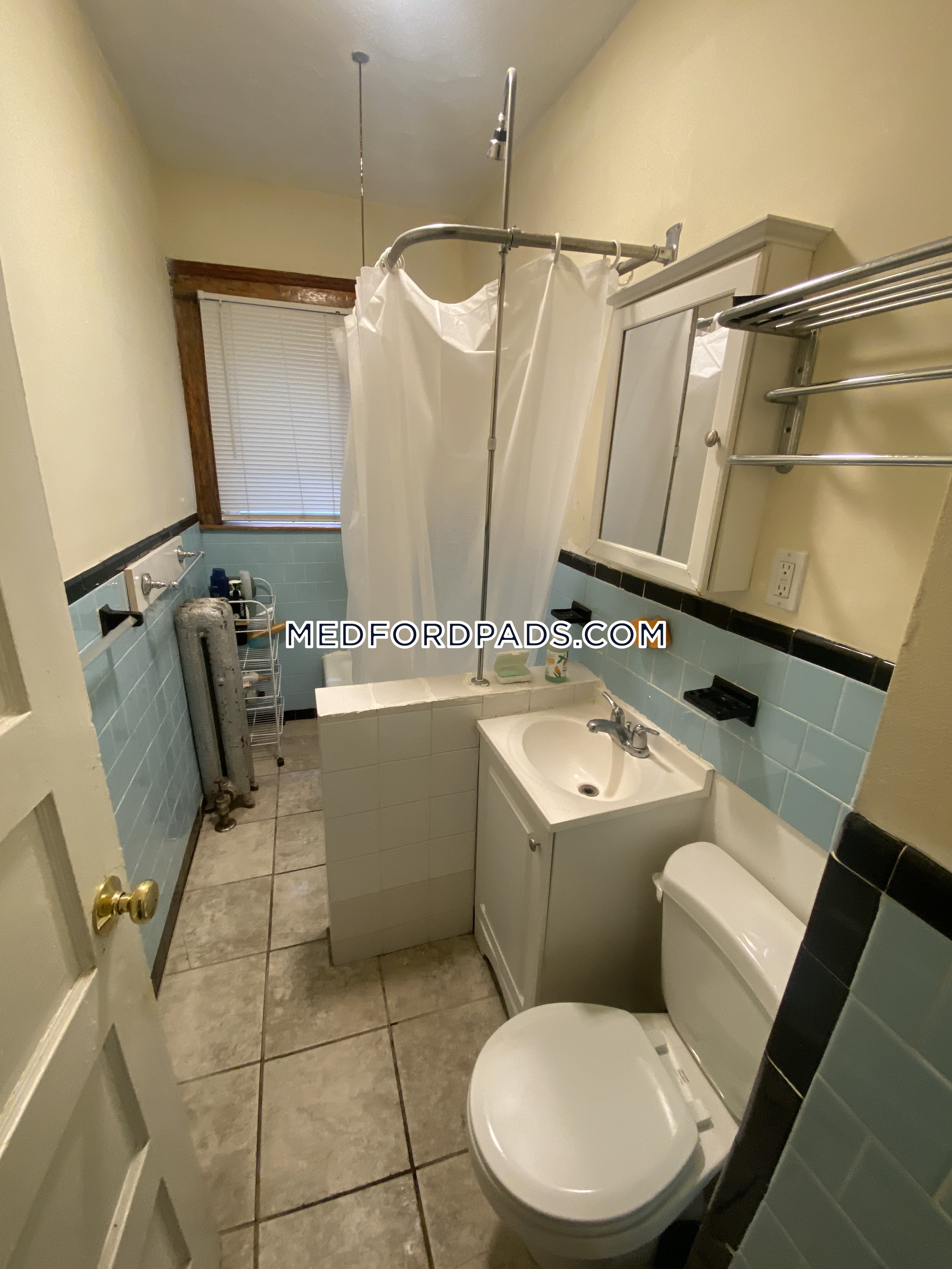 4 bed, 1 bath apartment for rent at 30 Adams St Unit 1, Tufts University — photo 11 of 13