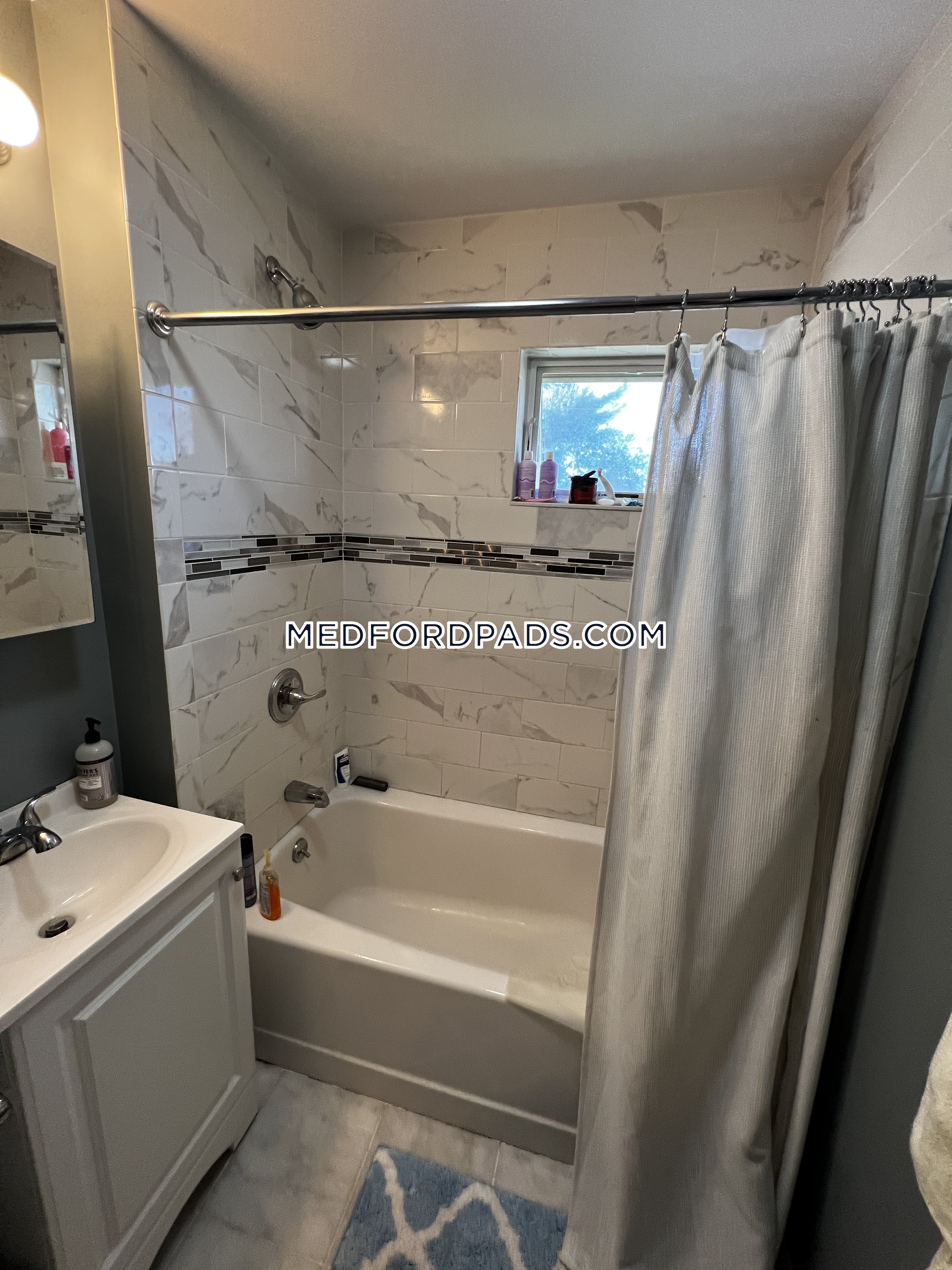 4 bed, 1 bath apartment for rent at 288 Boston Ave Unit 2, Tufts University — photo 11 of 44