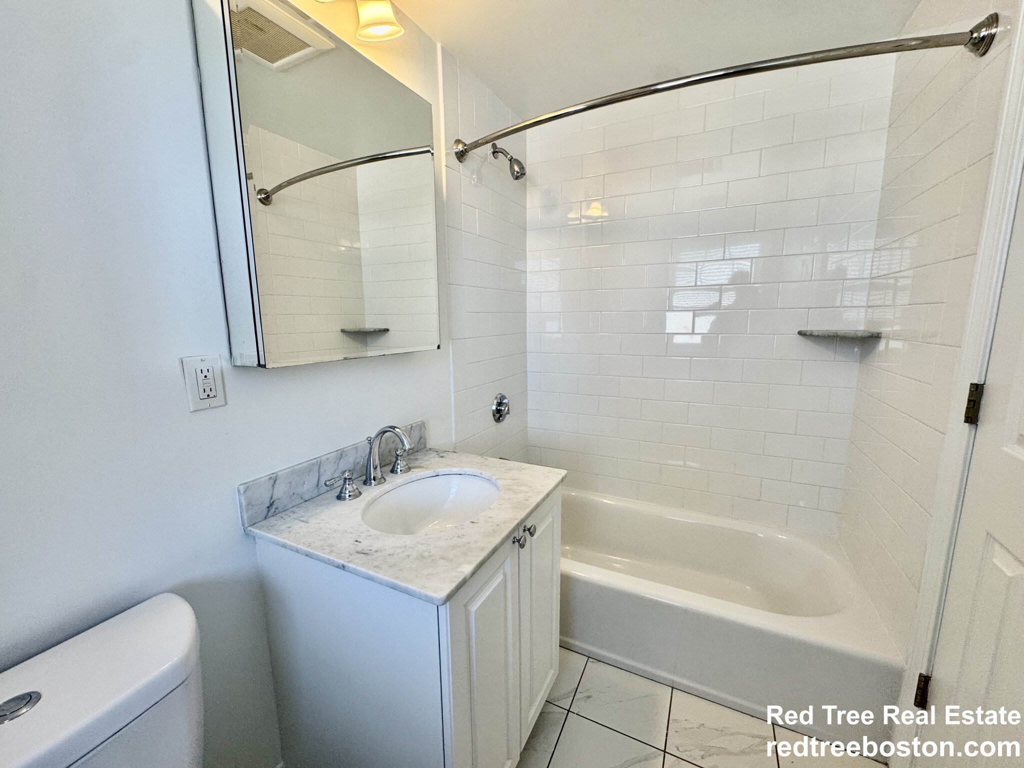 146 Independence Dr, Chestnut Hill