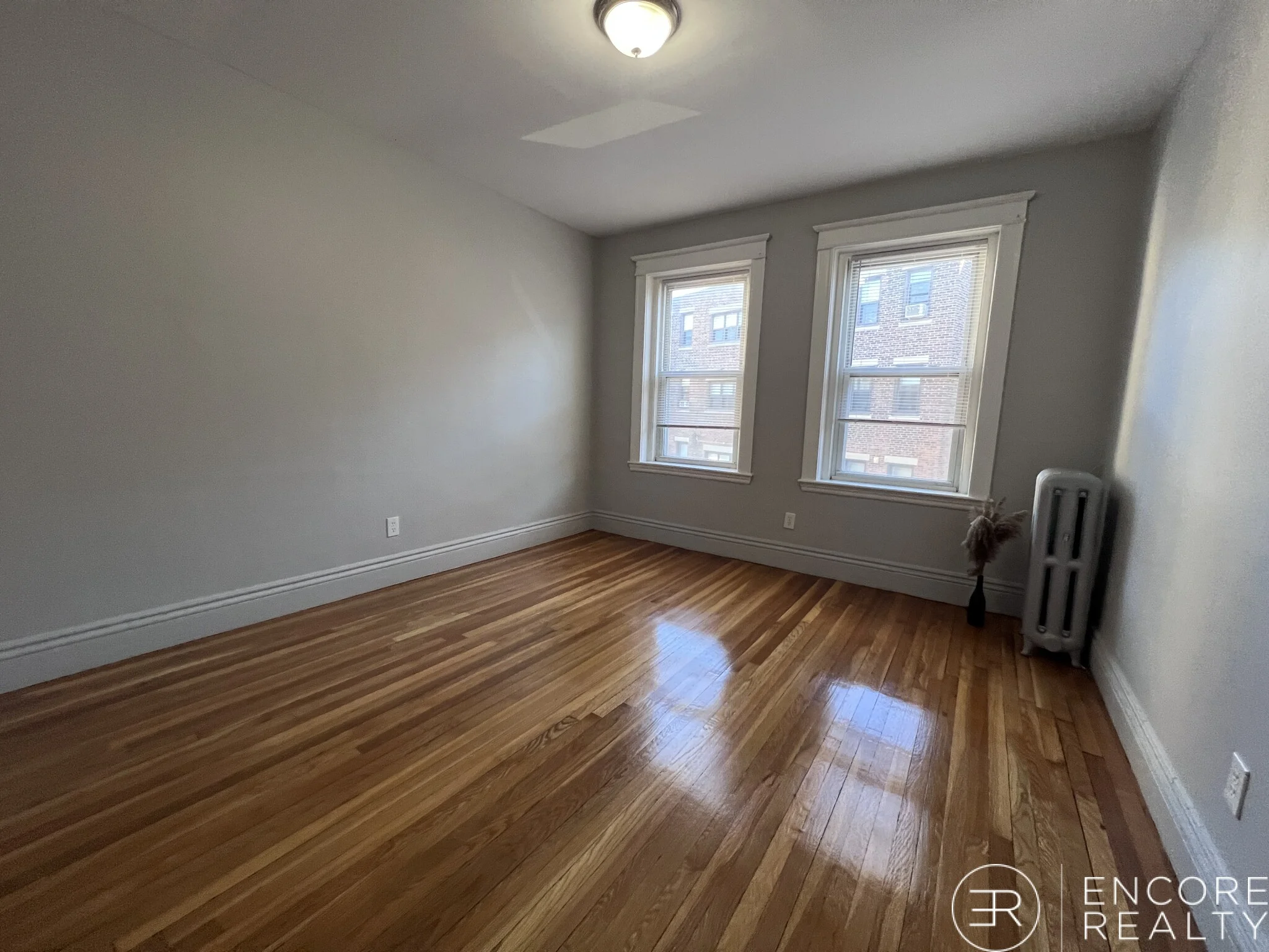 376 Riverway, Mission Hill