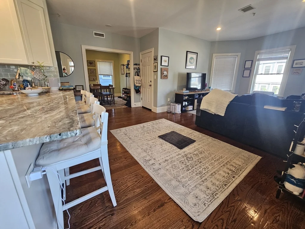 77 South St, Jamaica Plain