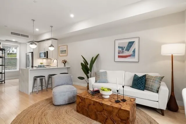 174 Fisher Ave, Mission Hill