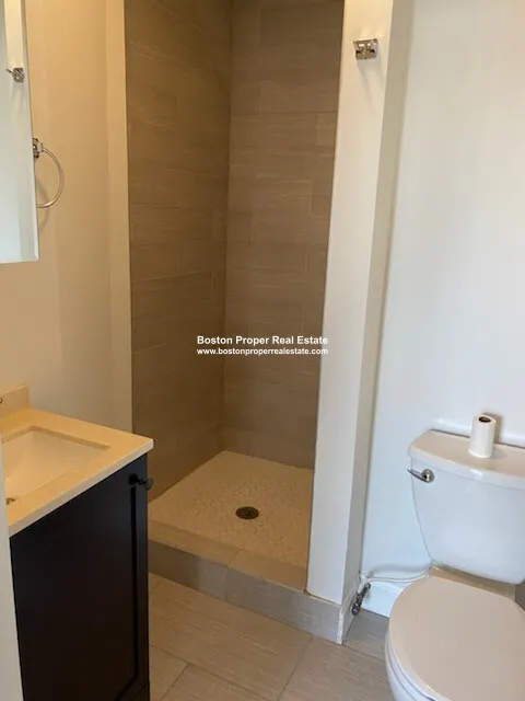 220 Hanover St, North End