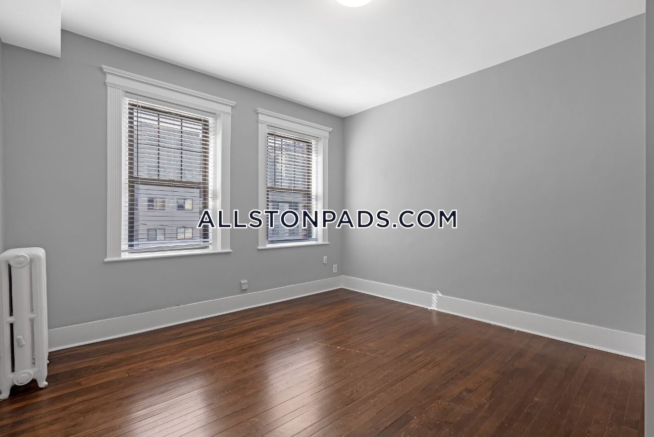 4 bed, 2 bath apartment for rent at 43 Glenville Ave Unit 2, Allston — photo 4 of 10