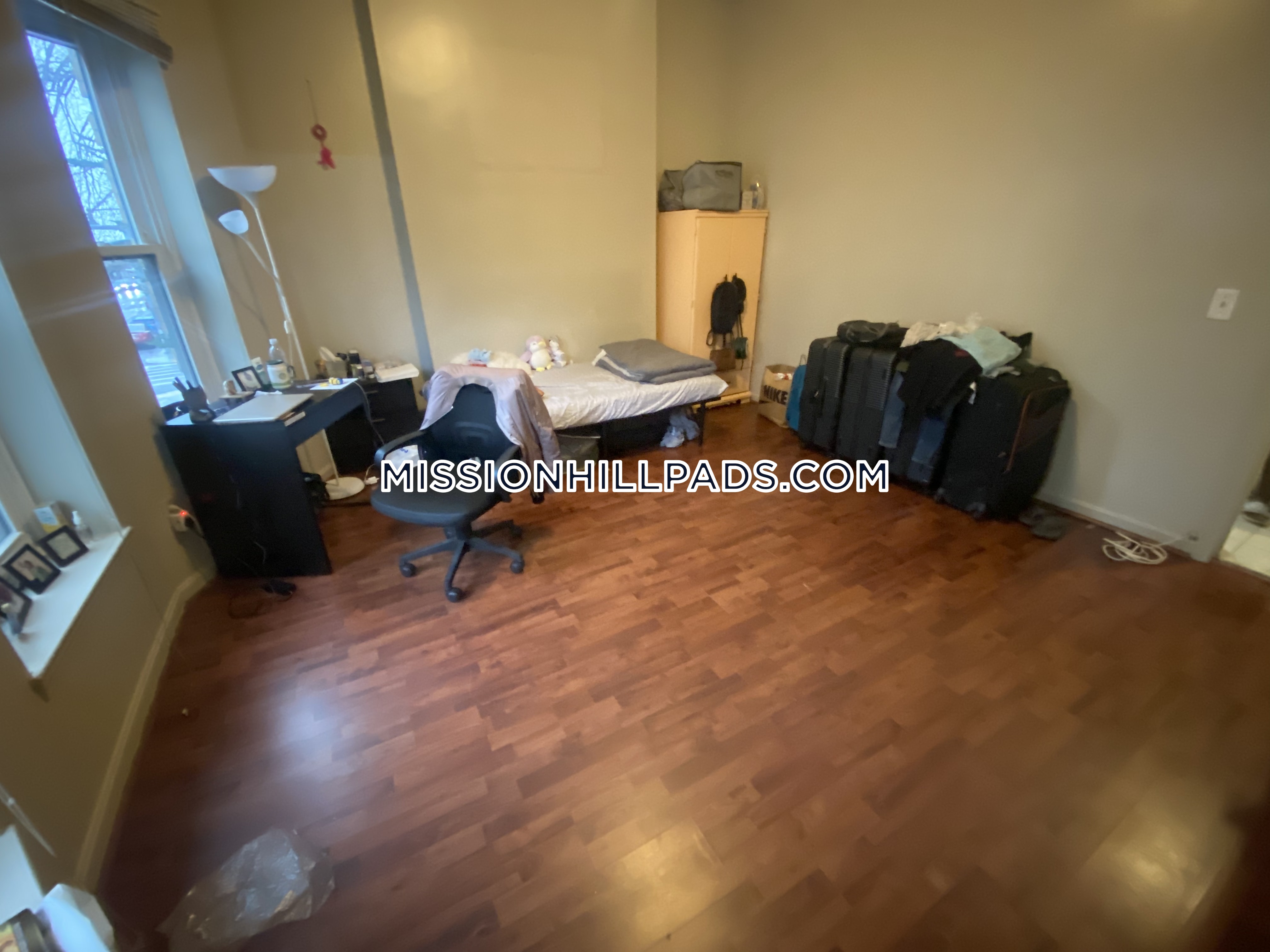 3 bed, 1 bath apartment for rent at 1458 Tremont St Unit 1, Mission Hill — photo 5 of 23