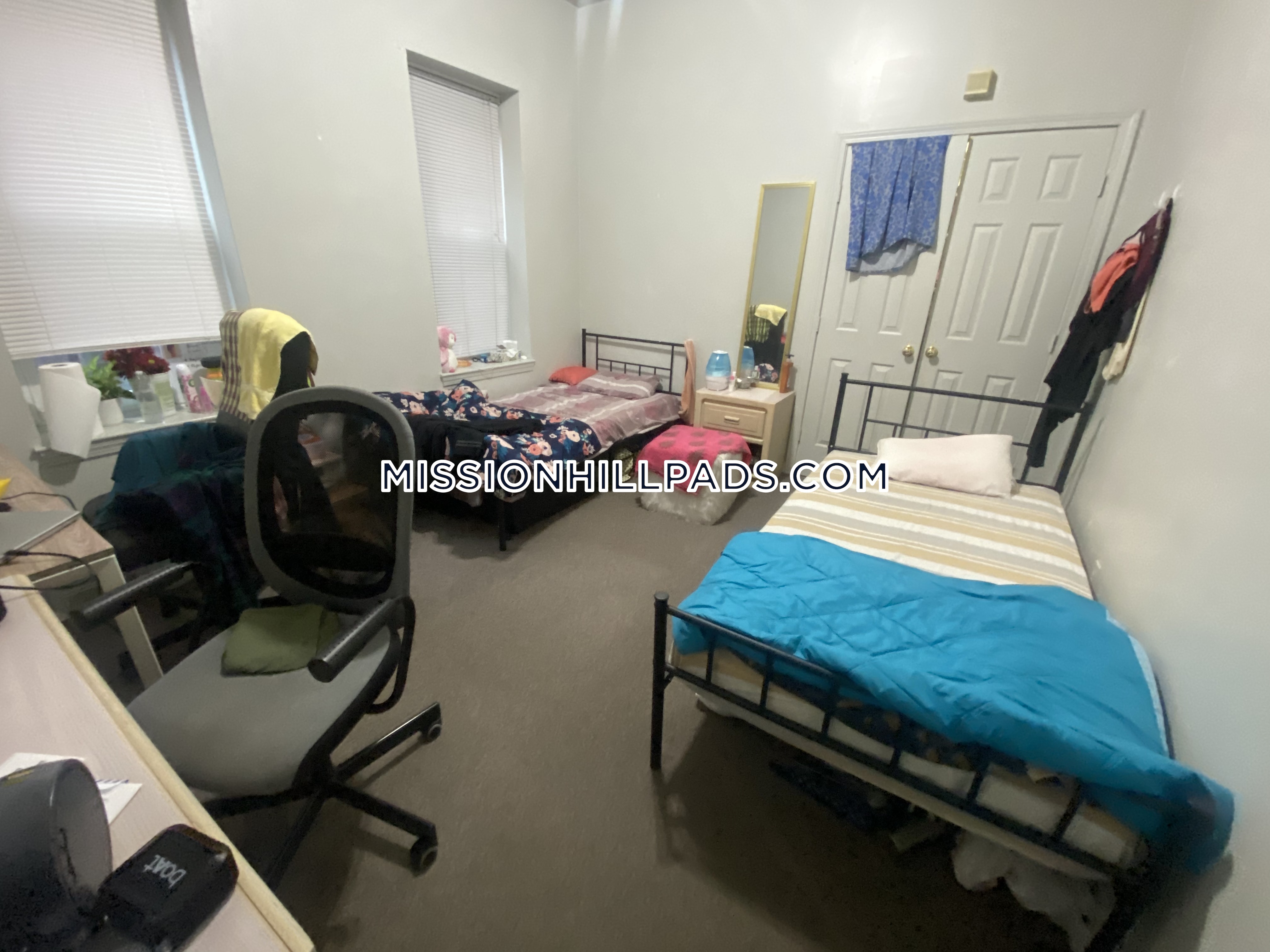3 bed, 1 bath apartment for rent at 1458 Tremont St Unit 2, Mission Hill — photo 4 of 6