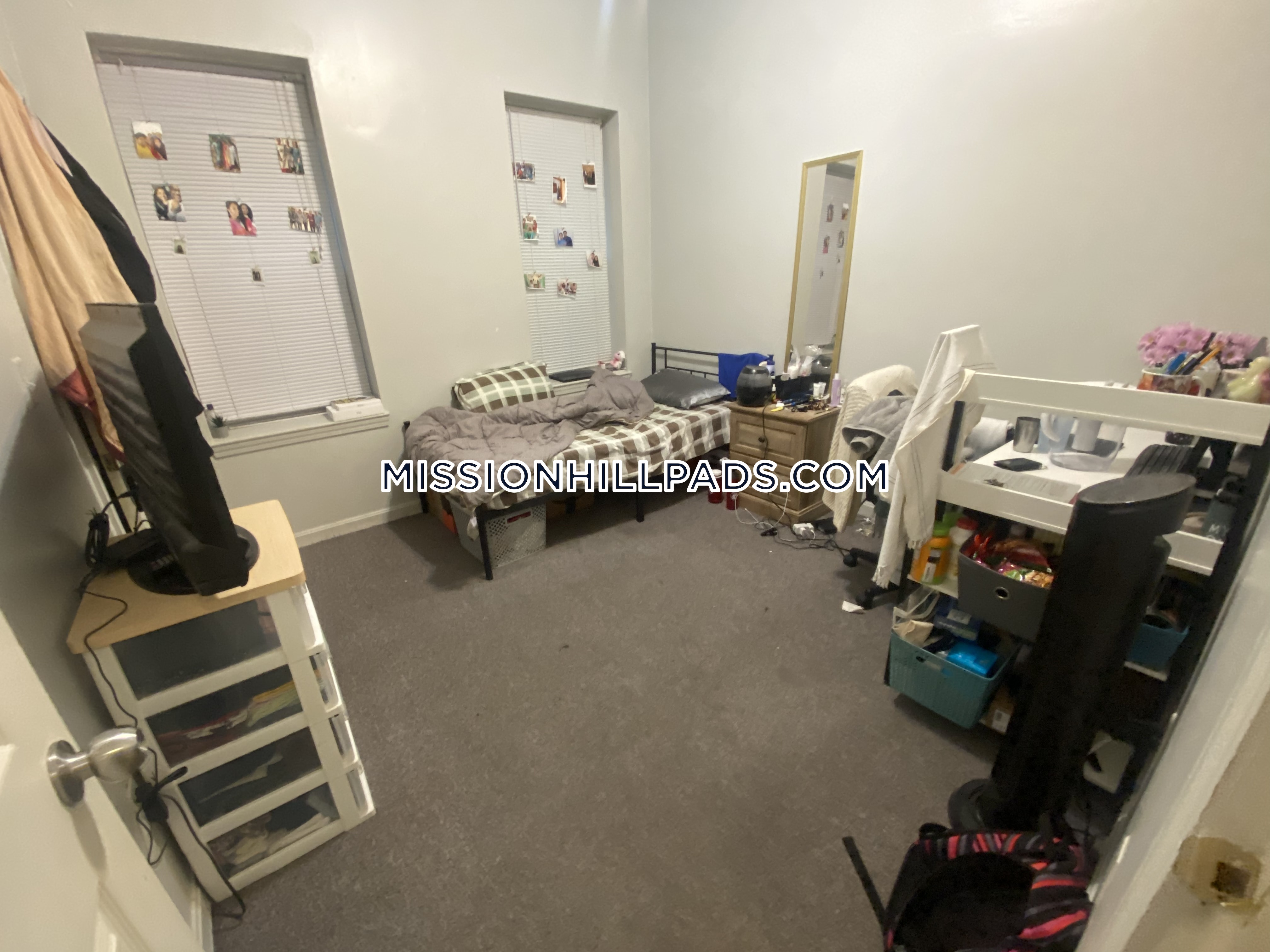 3 bed, 1 bath apartment for rent at 1458 Tremont St Unit 2, Mission Hill — photo 5 of 6